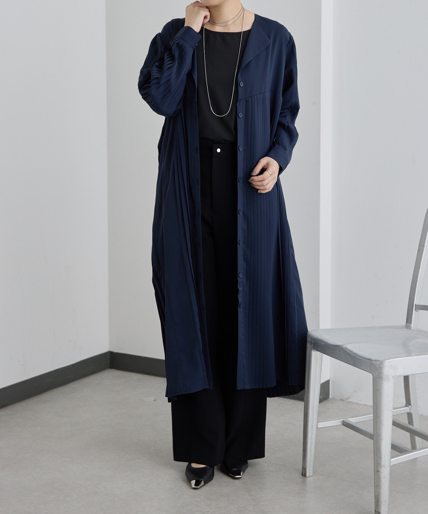 【イア パピヨネ/ear PAPILLONNER】のVネックプリーツワンピース【SUM1 STYLE】 人気、トレンドファッション・服の通販 founy(ファニー) 　ファッション　Fashion　レディースファッション　Fashion for Women　ワンピース　Dresses　ウェーブ　Wavy Pattern　くるぶし　Ankle-Length　切替　Switching, Contrast Panel　シンプル　Simple, Minimal　スリット　Slit, Slit Detail　タートルネック　Turtleneck, High Neck　バランス　Balance, Style Balance　プリーツ　Pleats, Pleated　ペチコート　Petticoat, Underskirt　ポケット　Pocket, Pocket Detail　羽織　Haori, Light Jacket　無地　Plain, Solid Color　ロング　Long, Long-Length　おすすめ　Recommended / Our Picks　 other-1|ID: prp329100004832654 ipo3291000000035190228