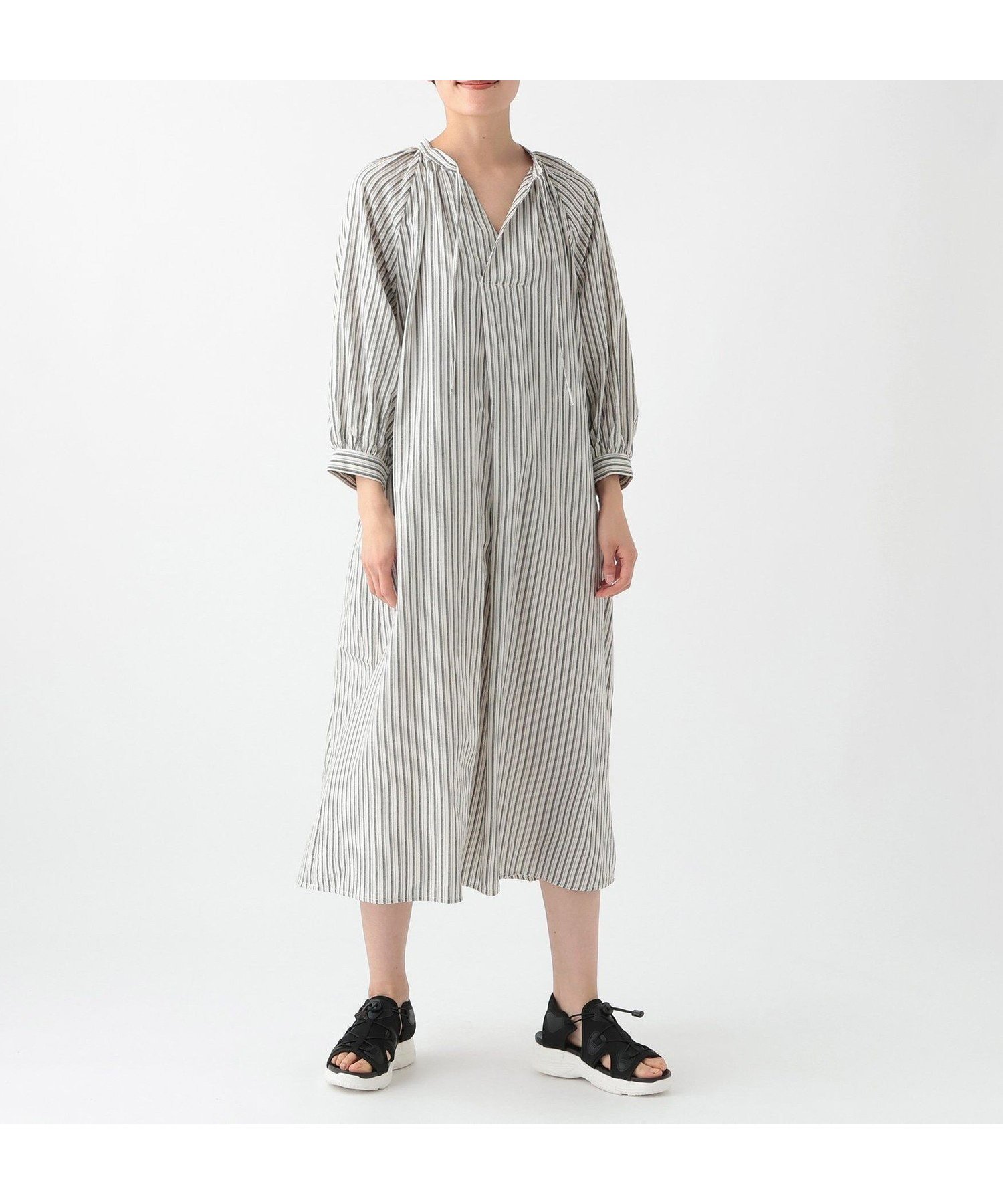 【アフタヌーンティー リビング/Afternoon Tea LIVING】のストライプスキッパーワンピース インテリア・キッズ・メンズ・レディースファッション・服の通販 founy(ファニー) ファッション Fashion レディースファッション Fashion for Women ワンピース Dresses おすすめ Recommended / Our Picks サンダル Sandals, Summer Shoes スキッパー Skipper, Open Collar ストライプ Stripe, Striped Pattern チュニック Tunic, Long Top ランダム Random, Irregular ブラック|ID: prp329100004832700 ipo3291000000035191038