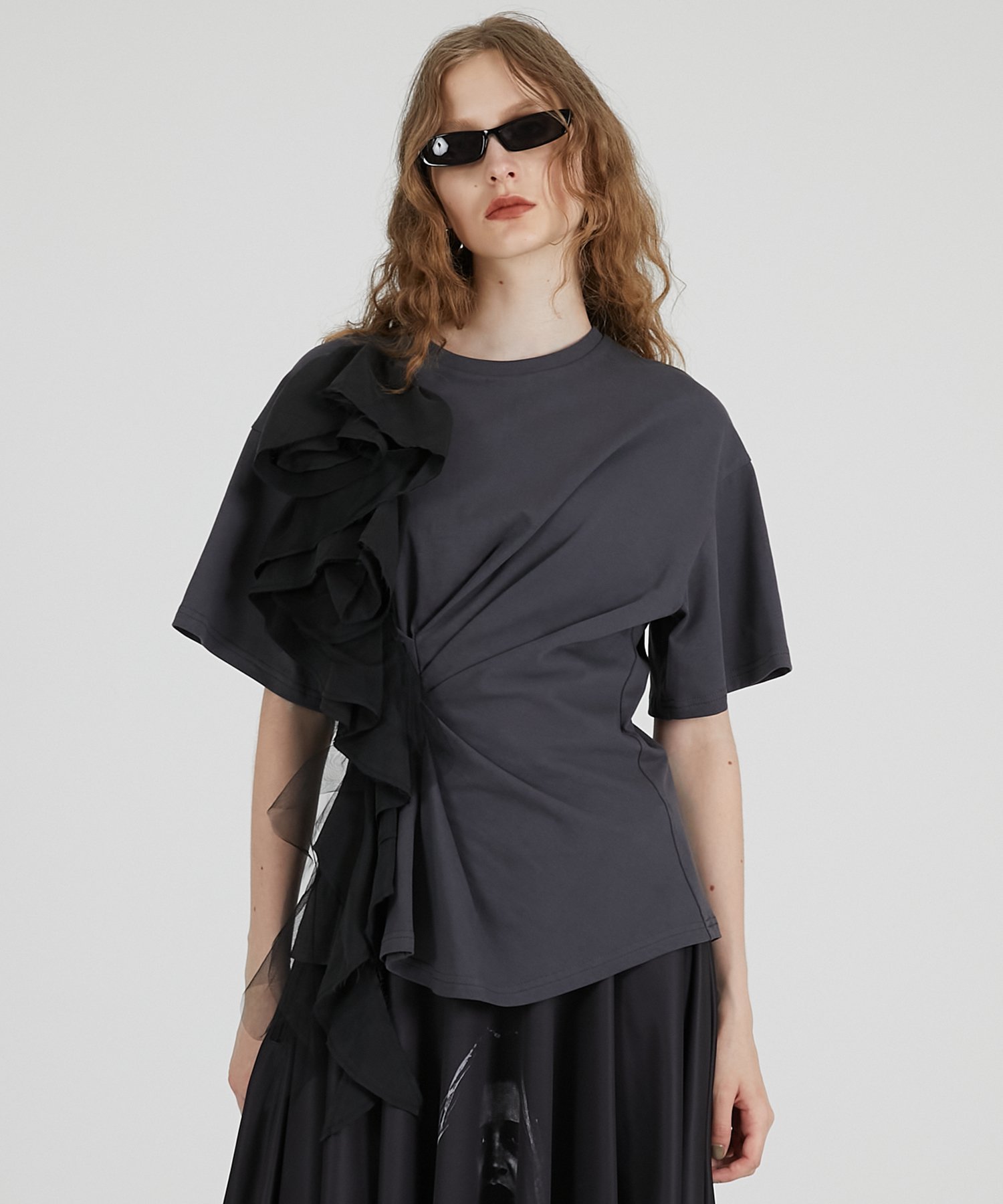 【プランク プロジェクト/PRANK PROJECT】のローズラッフルTEE 人気、トレンドファッション・服の通販 founy(ファニー) 　ファッション　Fashion　レディースファッション　Fashion for Women　サテン　Satin, Glossy Fabric　シェイプ　Shape, Slim Fit　チュール　Tulip, Tulip Motif　ドレープ　Drape, Draping Fabric　モチーフ　Motif, Design Theme　ラッフル　Ruffle, Frill　ローズ　Rose, Rose Motif　 other-1|ID: prp329100004832710 ipo3291000000035191142