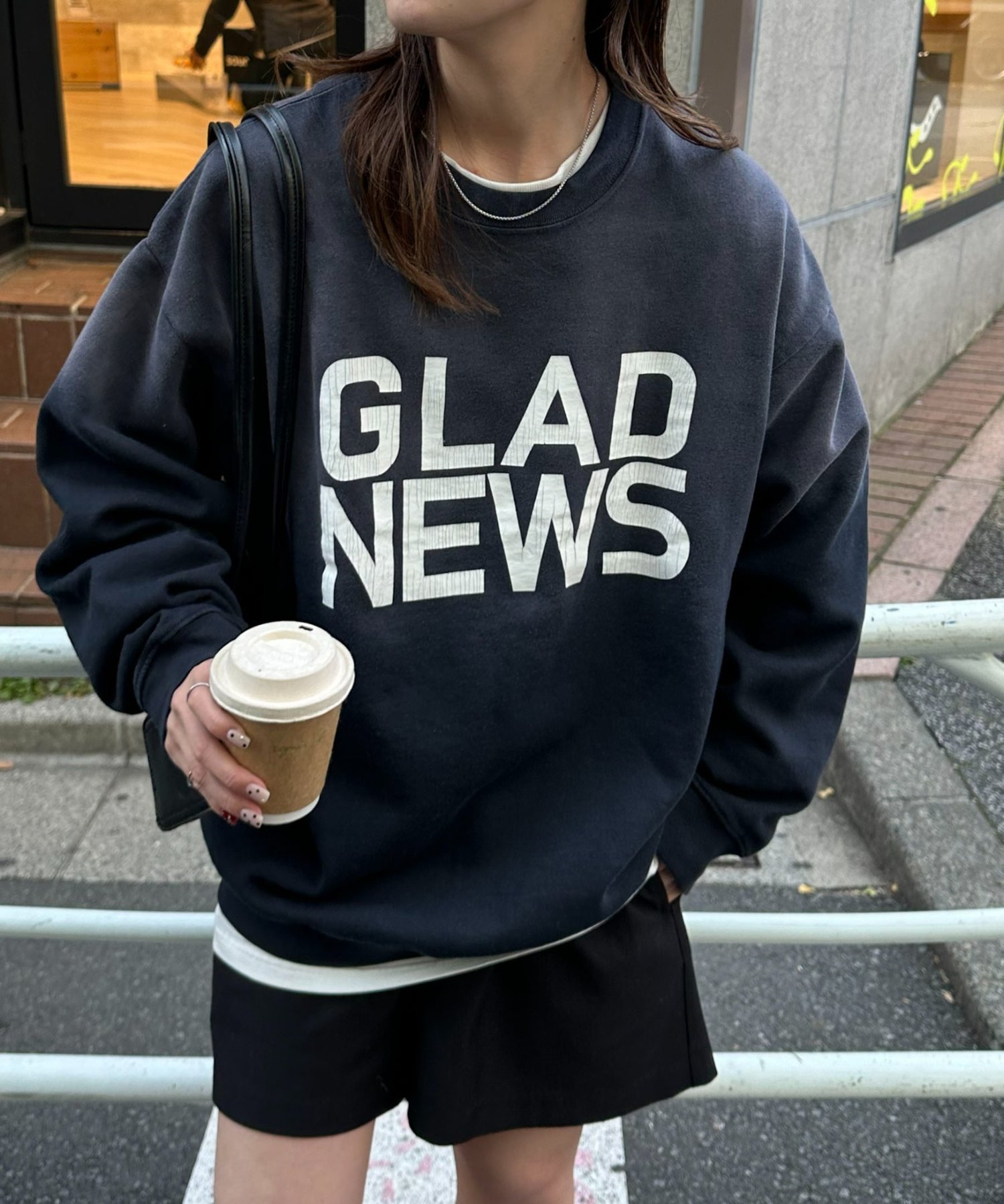 【ディスコート/Discoat】の【ユニセックス】サンフェード加工ヒビワレロゴスウェット 人気、トレンドファッション・服の通販 founy(ファニー) 　ファッション　Fashion　レディースファッション　Fashion for Women　トップス・カットソー　Cut & Sew Tops　レディースパーカー・カジュアルフーディー　Casual Hoodies & Sweatshirts　スウェット・クルーネックトップス　Sweatshirts & Crewnecks / Relaxed Fit Sweat Tops　ショルダー　Shoulder, Shoulder Strap　スウェット / スエット　Sweatshirt, Sweatwear　ドロップ　Drop Shoulder, Dropped Style　プリント　Print, Printed Pattern　ヴィンテージ　Vintage Style　 other-1|ID: prp329100004832713 ipo3291000000035191207