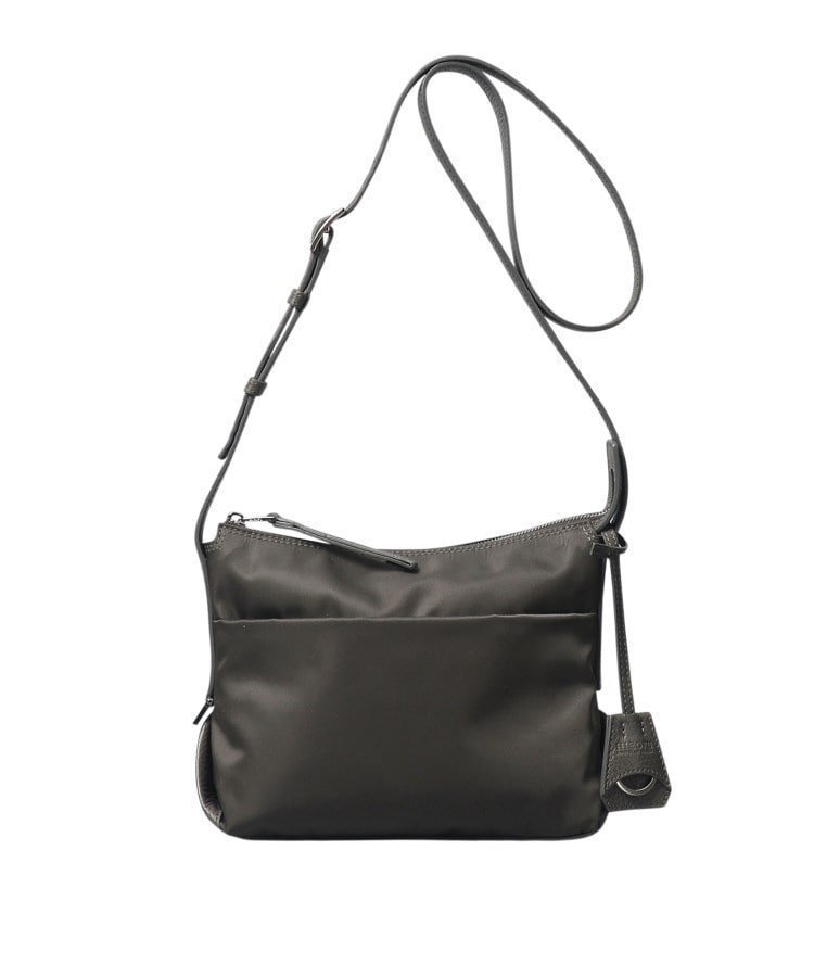 【ヒロフ/HIROFU】の【リベロ】ナイロン ショルダーバッグ S(商品番号 P25-39315) 人気、トレンドファッション・服の通販 founy(ファニー) 　ファッション　Fashion　レディースファッション　Fashion for Women　イタリア　Italy　コンパクト　Compact, Small Size　軽量　Lightweight, Ultra Light　ショルダー　Shoulder, Shoulder Strap　スポーティ　Sporty, Casual Athletic　スマート　Smart, Elegant　財布　Wallet, Purse　チャーム　Charm, Pendant　パッチ　Patch, Appliqué　フェミニン　Feminine, Girly　ポケット　Pocket, Pocket Detail　ポーチ　Pouch, Small Case　メタル　Metal, Metal Parts　リップ　Lip, Lip Motif　おすすめ　Recommended / Our Picks　旅行　Travel　エレガント 上品　Elegant　 other-1|ID: prp329100004832725 ipo3291000000035191359