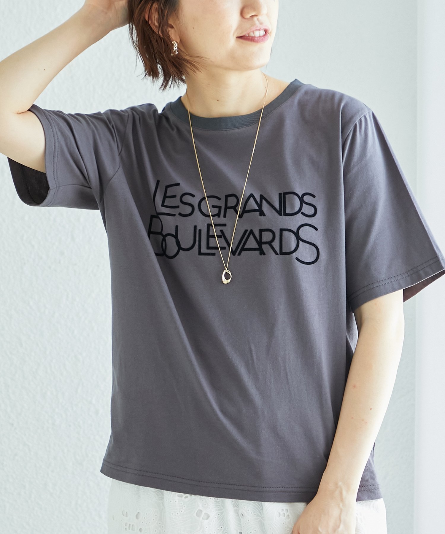 【ルクールブラン/le.coeur blanc】の《手洗い可能》Les Grands BoulevardsロゴTシャツ インテリア・キッズ・メンズ・レディースファッション・服の通販 founy(ファニー) 　ファッション　Fashion　レディースファッション　Fashion for Women　トップス・カットソー　Cut & Sew Tops　シャツ・ブラウス・オフィスカジュアル　Elegant Blouses & Button-Ups　ロングTシャツ・Tシャツ　Longline T-Shirts & Tees　おすすめ　Recommended / Our Picks　ウェーブ　Wavy Pattern　定番　Standard, Basic Item　D/グレー|ID: prp329100004833008 ipo3291000000035193014
