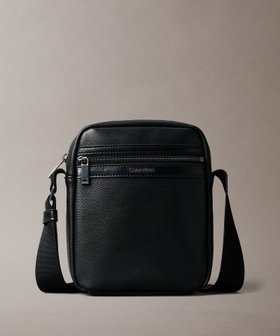【カルバンクライン/Calvin Klein】の【公式ショップ】 カルバンクライン クロスボディバッグ - ジップミニショルダーバッグ Calvin Klein Jeans Accessory 4D3264G 人気、トレンドファッション・服の通販 founy(ファニー) ファッション Fashion レディースファッション Fashion for Women コンパクト Compact, Small Size フロント Front, Front Design ポケット Pocket, Pocket Detail エレガント 上品 Elegant 財布 Wallet, Purse |ID:prp329100004833027