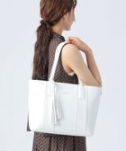 【ビームス ハート/BEAMS HEART】のリサイクルレザー フリンジ トートバッグ(A4サイズ収納可) セレモニー 人気、トレンドファッション・服の通販 founy(ファニー) ファッション Fashion レディースファッション Fashion for Women バッグ Bags おすすめ Recommended / Our Picks スニーカー Sneakers, Trainers スマート Smart, Elegant セレモニー Ceremony デニム Denim, Jeans Material フリンジ Fringe, Tassel 旅行 Travel thumbnail WHITE|ID: prp329100004833063 ipo3291000000035193789