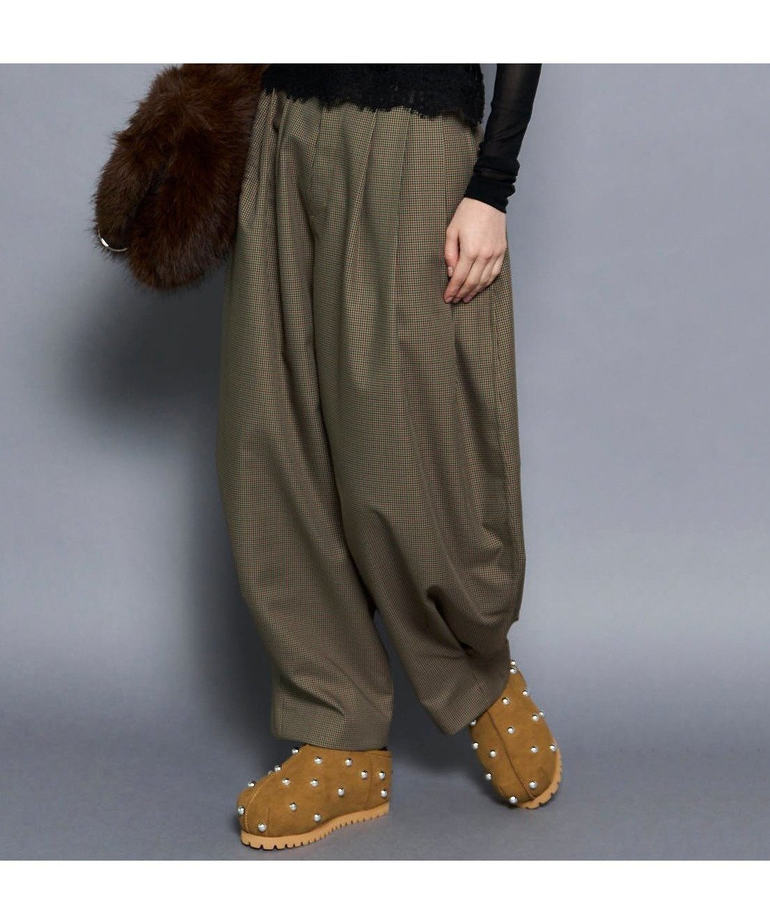 【メゾンスペシャル/MAISON SPECIAL】のTuck Balloon Volume Pants インテリア・キッズ・メンズ・レディースファッション・服の通販 founy(ファニー) 　ファッション　Fashion　レディースファッション　Fashion for Women　パンツ　Pants & Trousers　クラシカル　Classical, Vintage-Inspired　バランス　Balance, Style Balance　パターン　Pattern, Design Print　フォルム　Silhouette, Form　エレガント 上品　Elegant　BRN|ID: prp329100004833146 ipo3291000000035194648