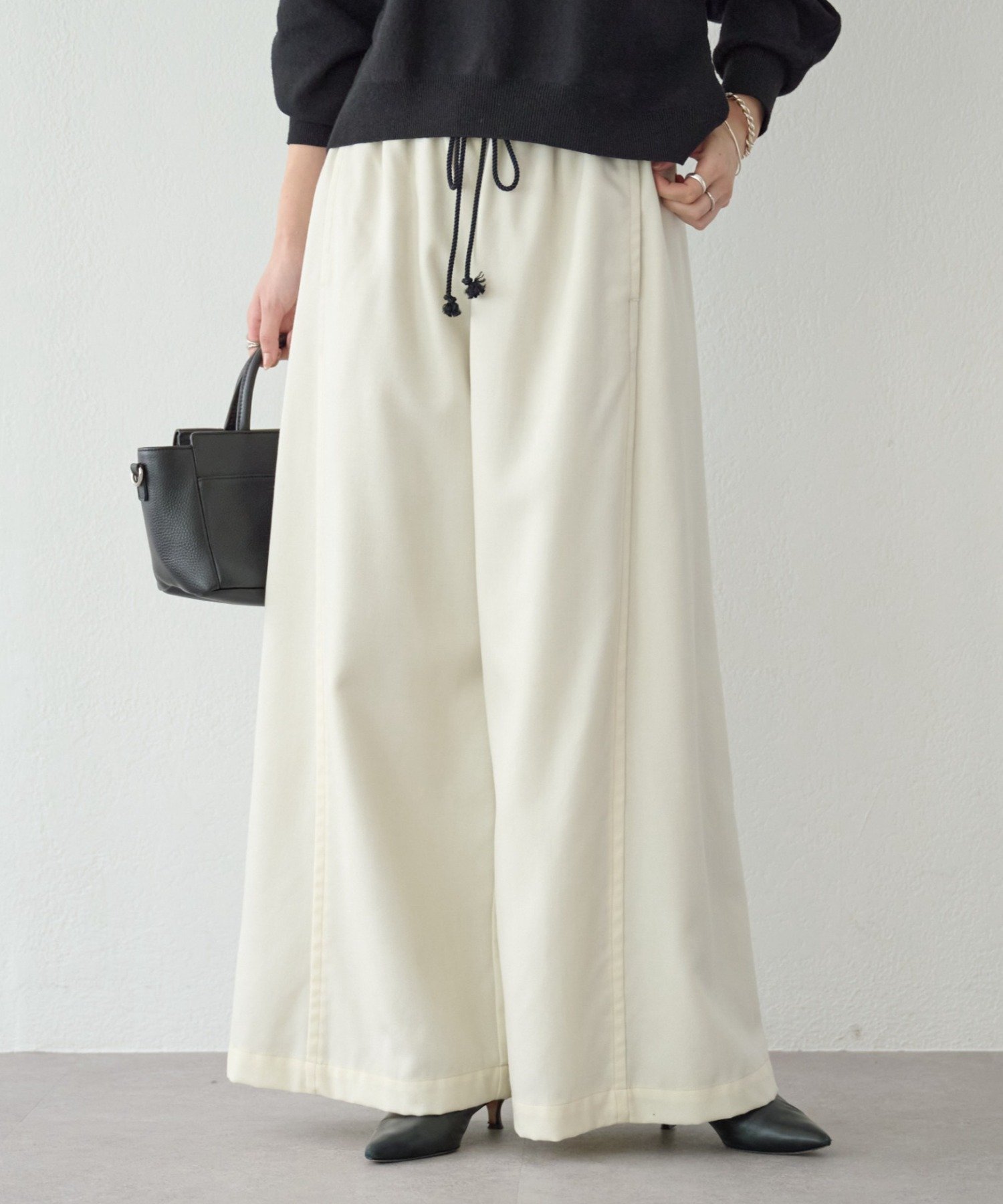 【ビアズリー/BEARDSLEY】のデニムライクウールバギーパンツ インテリア・キッズ・メンズ・レディースファッション・服の通販 founy(ファニー) 　ファッション　Fashion　レディースファッション　Fashion for Women　パンツ　Pants & Trousers　デニム　Denim, Jeans Material　フレア　Flare, Flared　ポケット　Pocket, Pocket Detail　リボン　Ribbon, Bow　再入荷　Restock / Back in Stock　エレガント 上品　Elegant　アイボリー|ID: prp329100004833153 ipo3291000000035194723