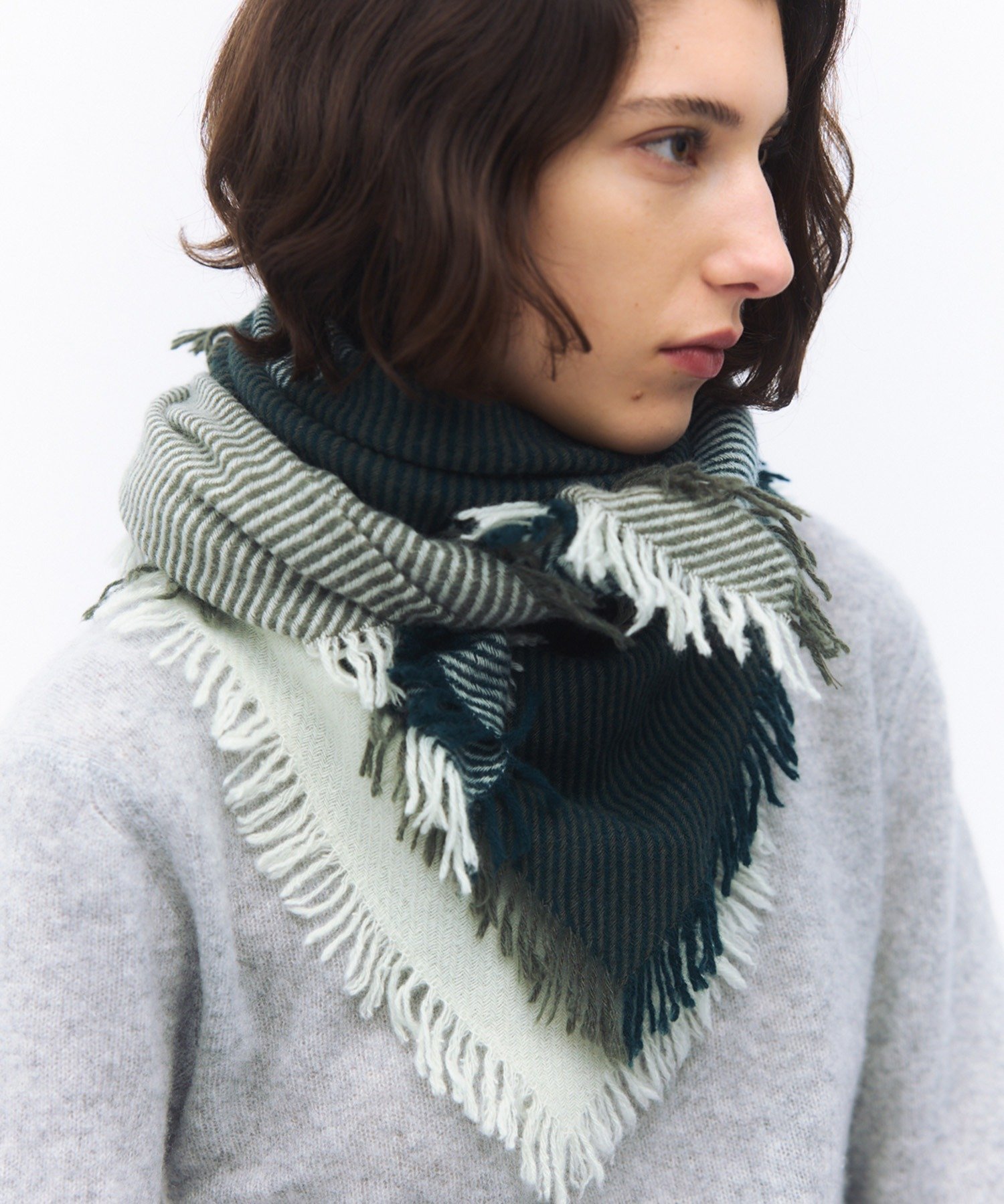 【セットアップセブン/SETUP7】のelegancese/Square fringe scarf バンダナ スカーフ インテリア・キッズ・メンズ・レディースファッション・服の通販 founy(ファニー) ファッション Fashion レディースファッション Fashion for Women スカーフ Scarf, Neckwear ストール Stole, Wrap バンダナ Bandana, Head Scarf フリンジ Fringe, Tassel 再入荷 Restock / Back in Stock GRN|ID: prp329100004833154 ipo3291000000035194727