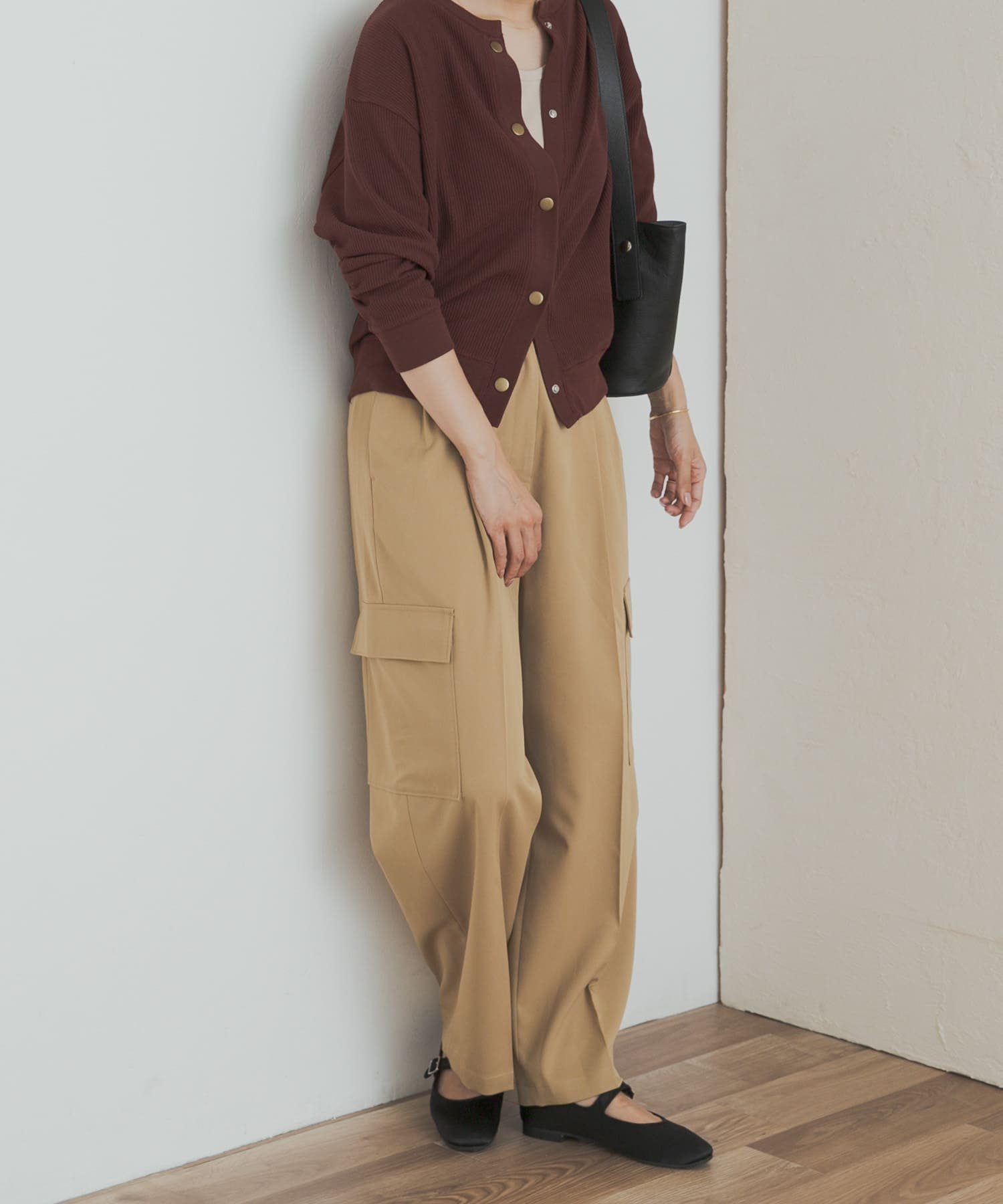 【アーバンリサーチ ドアーズ/URBAN RESEARCH DOORS】のセンタープレスカーゴパンツ インテリア・キッズ・メンズ・レディースファッション・服の通販 founy(ファニー) 　ファッション　Fashion　レディースファッション　Fashion for Women　パンツ　Pants & Trousers　2025年　2025　2025-2026秋冬・A/W　Autumn/Winter 2025–26 AW25–26　冬　Winter / This Winter　おすすめ　Recommended / Our Picks　カーゴパンツ　Cargo Pants, Utility Pants　センター　Center, Center Line　ツイル　Twist, Twisted Detail　トレンド　Trend, Trending Now　バランス　Balance, Style Balance　ベーシック　Basic, Essential　エレガント 上品　Elegant　A/W・秋冬　Autumn/Winter　ベージュ|ID: prp329100004833175 ipo3291000000035194887