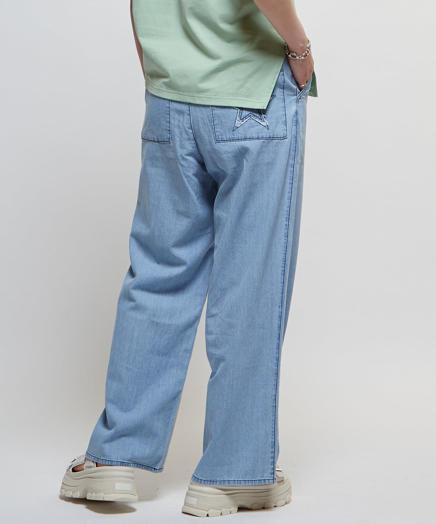 【コンバーストウキョウ/CONVERSE TOKYO】の【限定展開】LIGHT DENIM WIDE PANTS(SET UP) インテリア・キッズ・メンズ・レディースファッション・服の通販 founy(ファニー) 　ファッション　Fashion　レディースファッション　Fashion for Women　パンツ　Pants & Trousers　シンプル　Simple, Minimal　ジャケット　Jacket, Outerwear　セットアップ　Set-Up, Coordinated Outfit　デニム　Denim, Jeans Material　トレンド　Trend, Trending Now　ポケット　Pocket, Pocket Detail　リラックス　Relax, Relaxed Fit　ワイド　Wide, Wide Fit　おすすめ　Recommended / Our Picks　サックスブルー|ID: prp329100004833177 ipo3291000000035194895