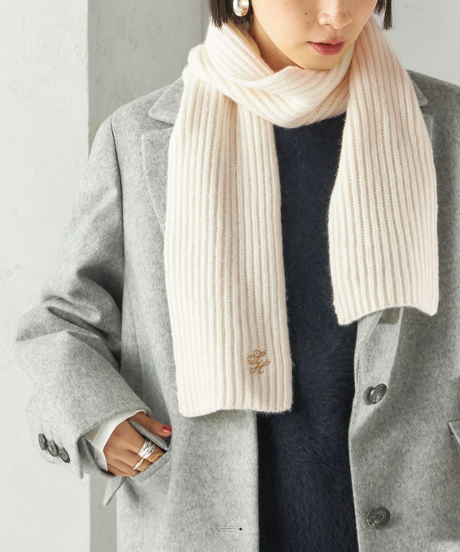 【シップス フォー ウィメン/SHIPS】の細幅 刺繍 ニット マフラー インテリア・キッズ・メンズ・レディースファッション・服の通販 founy(ファニー) 　ファッション　Fashion　レディースファッション　Fashion for Women　トップス・カットソー　Cut & Sew Tops　ニット　Knit Tops & Sweaters　マフラー・スヌード / 冬小物の定番　Scarves & Mufflers　2025年　2025　2025-2026秋冬・A/W　Autumn/Winter 2025–26 AW25–26　おすすめ　Recommended / Our Picks　ギフト プレゼント　Gift / Present　コンパクト　Compact, Small Size　シルバー　Silver, Metallic Silver　マフラー　Scarf, Muffler　エレガント 上品　Elegant　オフホワイト|ID: prp329100004833243 ipo3291000000035195564