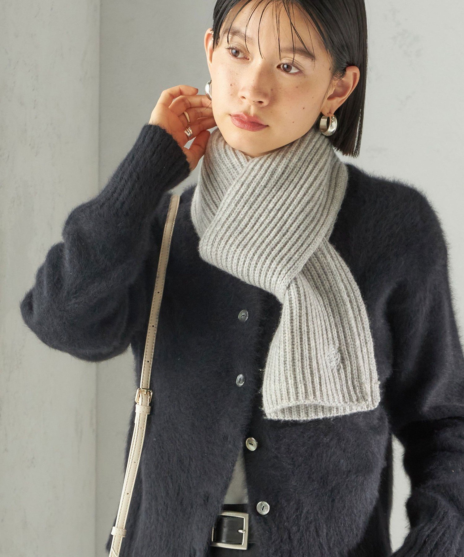 【シップス フォー ウィメン/SHIPS】の細幅 刺繍 ニット マフラー インテリア・キッズ・メンズ・レディースファッション・服の通販 founy(ファニー) 　ファッション　Fashion　レディースファッション　Fashion for Women　トップス・カットソー　Cut & Sew Tops　ニット　Knit Tops & Sweaters　マフラー・スヌード / 冬小物の定番　Scarves & Mufflers　2025年　2025　2025-2026秋冬・A/W　Autumn/Winter 2025–26 AW25–26　おすすめ　Recommended / Our Picks　ギフト プレゼント　Gift / Present　コンパクト　Compact, Small Size　シルバー　Silver, Metallic Silver　マフラー　Scarf, Muffler　エレガント 上品　Elegant　ライトグレー|ID: prp329100004833243 ipo3291000000035195566