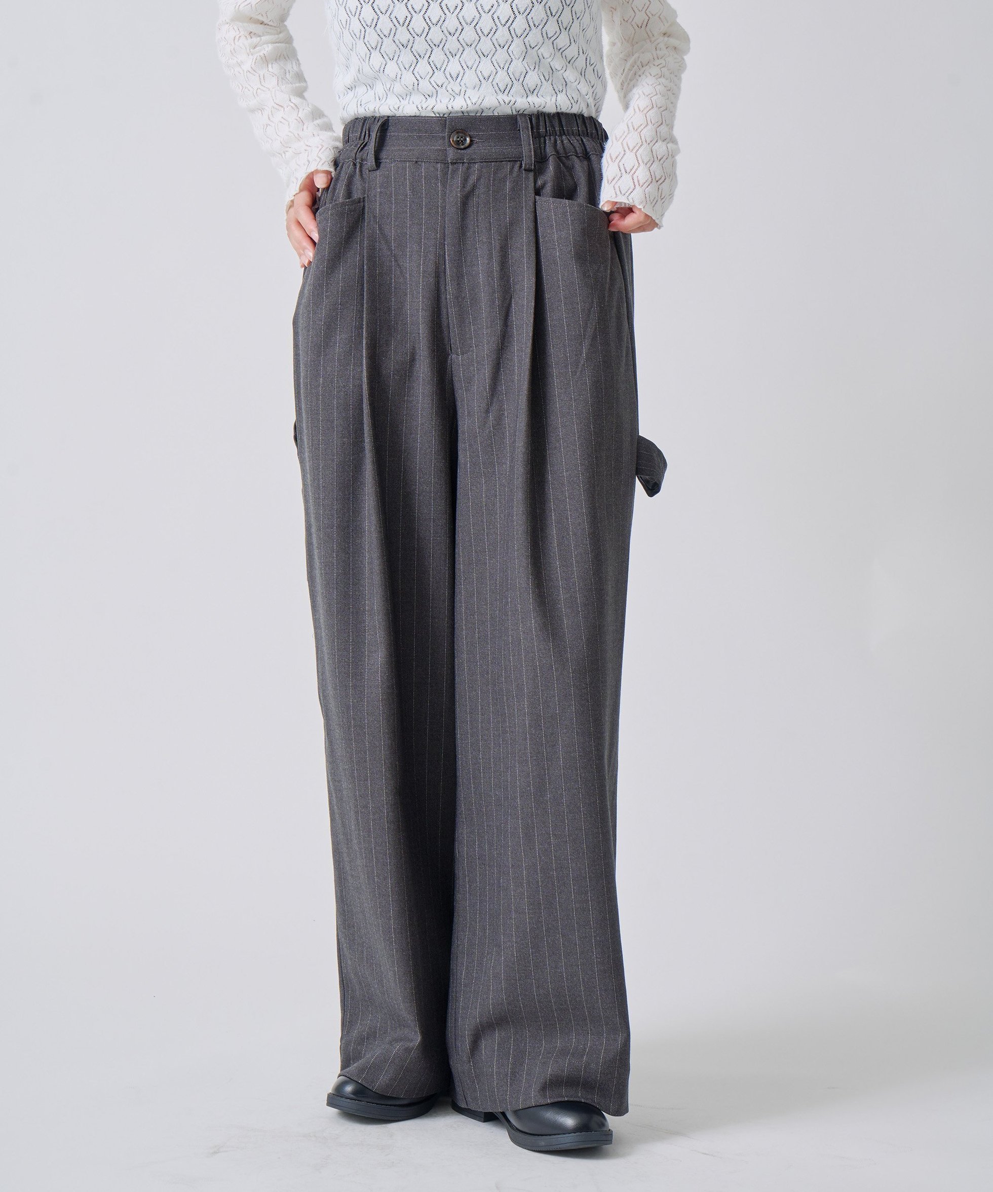 【ビーアパートメント/b apartment / MEN】の「KELEN / ケレン」ペインターデザインピンストライプスラックス インテリア・キッズ・メンズ・レディースファッション・服の通販 founy(ファニー) 　ファッション　Fashion　メンズファッション　Fashion for Men　アイビー　Ivy Pattern　コレクション　Collection, Seasonal Line　スタイリッシュ　Stylish, Fashionable　スタンダード　Standard, Basic　ストライプ　Stripe, Striped Pattern　セーター　Sweater, Knitwear　ダウン　Down, Puffer　チェック　Check, Plaid, Tartan　トレンド　Trend, Trending Now　フェミニン　Feminine, Girly　ワーク　Workwear, Utility Style　A/W・秋冬　Autumn/Winter　冬　Winter / This Winter　再入荷　Restock / Back in Stock　エレガント 上品　Elegant　2025年　2025　2025-2026秋冬・A/W　Autumn/Winter 2025–26 AW25–26　CHARCOAL|ID: prp329100004833268 ipo3291000000035195760