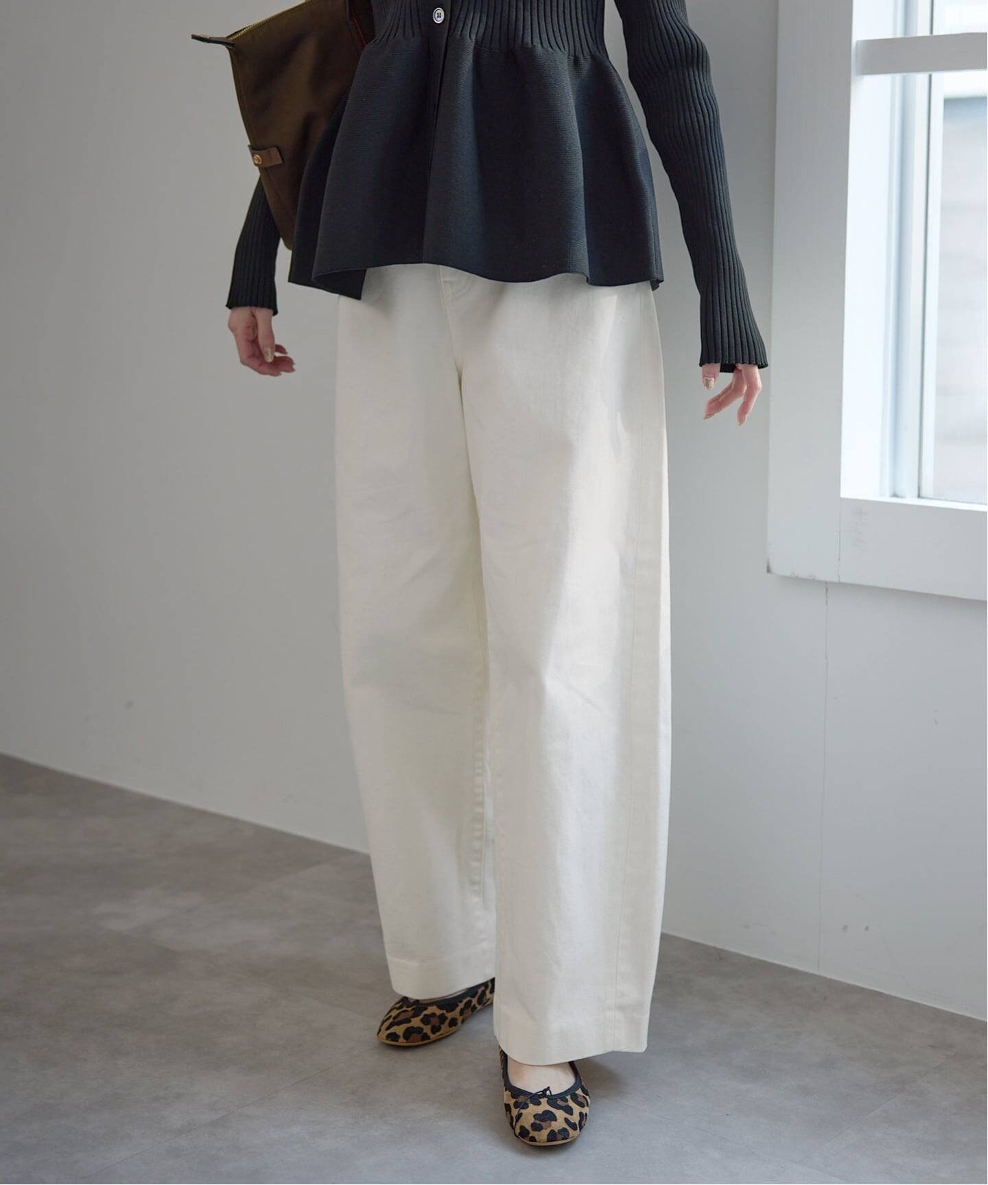 【スローブ イエナ/SLOBE IENA】のLE DENIM カーブバギーデニムパンツ インテリア・キッズ・メンズ・レディースファッション・服の通販 founy(ファニー) 　ファッション　Fashion　レディースファッション　Fashion for Women　パンツ　Pants & Trousers　デニムパンツ・ジーンズ・美脚デニム　Denim Jeans & Pants　2026年　2026　おすすめ　Recommended / Our Picks　インディゴ　Indigo Denim　デニム　Denim, Jeans Material　トレンド　Trend, Trending Now　バランス　Balance, Style Balance　ボトム　Bottoms, Lower Wear　春　Spring　ホワイト|ID: prp329100004833282 ipo3291000000035195932