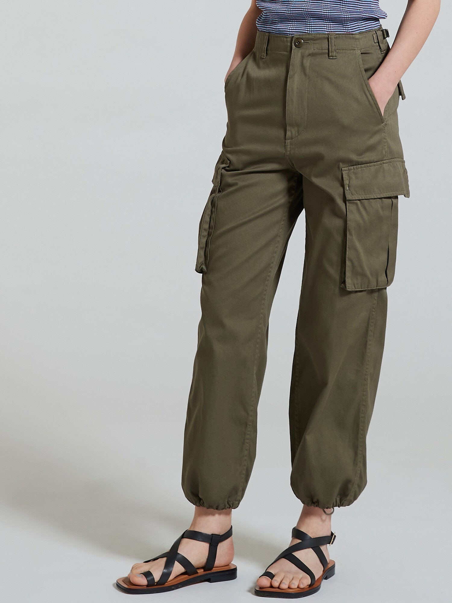 【トゥモローランド/TOMORROWLAND】のコットントリコチン ファティーグパンツ 人気、トレンドファッション・服の通販 founy(ファニー) ファッション Fashion レディースファッション Fashion for Women パンツ Pants & Trousers 2022年 2022 2022 春夏 S/S Spring/Summer 2022 SS22 サンダル Sandals, Summer Shoes ショート Short, Short Length ボトム Bottoms, Lower Wear ミリタリー Military, Army Style other-1|ID: prp329100004833285 ipo3291000000035195970