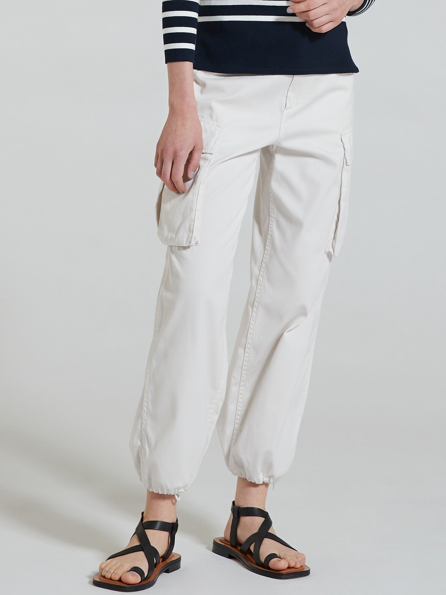 【トゥモローランド/TOMORROWLAND】のコットントリコチン ファティーグパンツ インテリア・キッズ・メンズ・レディースファッション・服の通販 founy(ファニー) ファッション Fashion レディースファッション Fashion for Women パンツ Pants & Trousers 2022年 2022 2022 春夏 S/S Spring/Summer 2022 SS22 サンダル Sandals, Summer Shoes ショート Short, Short Length ボトム Bottoms, Lower Wear ミリタリー Military, Army Style 11 ホワイト|ID: prp329100004833285 ipo3291000000035195973