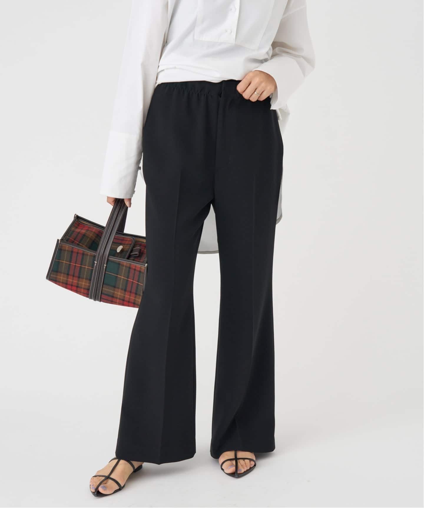 【イエナ/IENA】のエアリースリムフレアパンツ インテリア・キッズ・メンズ・レディースファッション・服の通販 founy(ファニー) 　ファッション　Fashion　レディースファッション　Fashion for Women　パンツ　Pants & Trousers　2025年　2025　2025-2026秋冬・A/W　Autumn/Winter 2025–26 AW25–26　コンパクト　Compact, Small Size　ストレッチ　Stretch, Stretchy Fabric　スマート　Smart, Elegant　スリム　Slim, Slim Fit　チュニック　Tunic, Long Top　フレア　Flare, Flared　ブラック|ID: prp329100004833290 ipo3291000000035196032