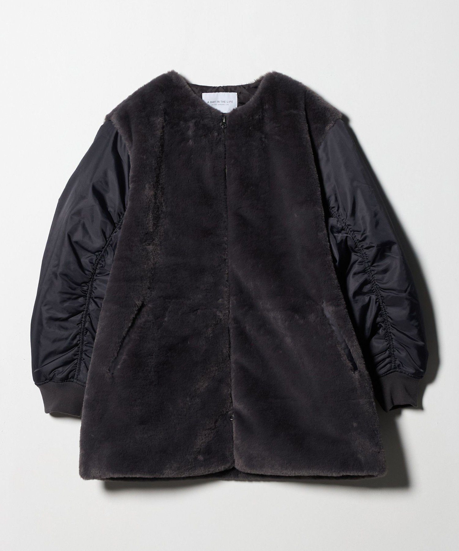 【ユナイテッドアローズ/UNITED ARROWS】のフェイクファー*ナイロン コンビブルゾン A DAY IN THE LIFE インテリア・キッズ・メンズ・レディースファッション・服の通販 founy(ファニー) 　ファッション　Fashion　レディースファッション　Fashion for Women　アウター　Coat / Outerwear Collection　ブルゾンジャケット・スポーティアウター　Blouson Jackets　コンビ　Combo, Combination Style　シンプル　Simple, Minimal　ジップ　Zip, Zipper　トレンド　Trend, Trending Now　人気　Popular, Best Seller　バランス　Balance, Style Balance　フェイクファー　Faux Fur, Imitation Fur　ブルゾン　Blouson, Bomber Jacket　プリーツ　Pleats, Pleated　ベスト　Vest, Waistcoat　ミックス　Mix, Mixed Style　アウトレット　Outlet / Clearance　おすすめ　Recommended / Our Picks　ビジネス 仕事 通勤　Business / Work / Commuting　DK.GRAY|ID: prp329100004833296 ipo3291000000035196135