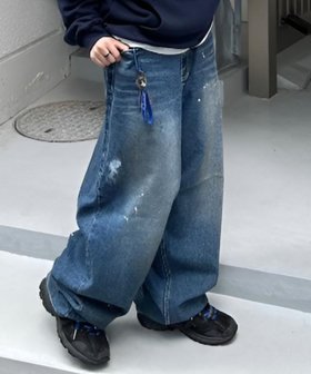 【ネバーマインドザエックスユー チカシツプラス/Never mind the XU Chikashitsu+】の【Chikashitsu +】painted buggy denim pants / デニム ジーンズ ペイントデニム 人気、トレンドファッション・服の通販 founy(ファニー) ファッション Fashion レディースファッション Fashion for Women パンツ Pants & Trousers デニムパンツ・ジーンズ・美脚デニム Denim Jeans & Pants ヴィンテージ Vintage Style シンプル Simple, Minimal ジーンズ Jeans, Denim Pants スニーカー Sneakers, Trainers ダメージ Distressed, Destroyed デニム Denim, Jeans Material トレンド Trend, Trending Now ユーズド Used, Vintage-Look リラックス Relax, Relaxed Fit ワイド Wide, Wide Fit 再入荷 Restock / Back in Stock |ID:prp329100004833298