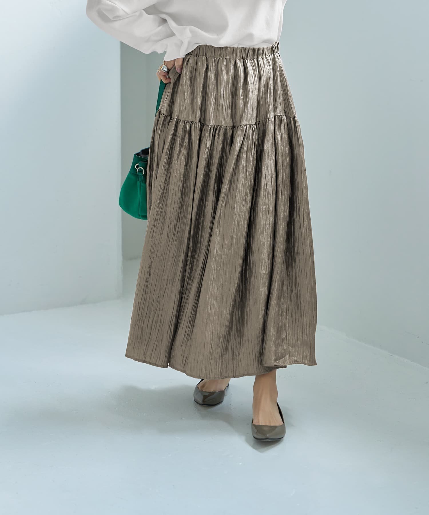 【スタイルデリ/STYLE DELI】のシャイニー切替ギャザースカート 人気、トレンドファッション・服の通販 founy(ファニー) 　ファッション　Fashion　レディースファッション　Fashion for Women　スカート　Skirts　イエロー　Yellow　エアリー　Airy Texture　春　Spring　ギャザー　Gathered, Ruffled　切替　Switching, Contrast Panel　シャイニー　Shiny, Glossy Finish　シューズ　Shoes, Footwear　シルバー　Silver, Metallic Silver　ジャケット　Jacket, Outerwear　スニーカー　Sneakers, Trainers　スリット　Slit, Slit Detail　タイツ　Tights, Legwear　バランス　Balance, Style Balance　フレア　Flare, Flared　ポケット　Pocket, Pocket Detail　防寒　Cold Protection, Winter-Ready　マキシ　Maxi, Full Length　無地　Plain, Solid Color　ループ　Loop, Loop Knit　A/W・秋冬　Autumn/Winter　S/S・春夏　SS, Spring/Summer, Warm Season　夏　Summer　 other-1|ID: prp329100004833347 ipo3291000000035196716