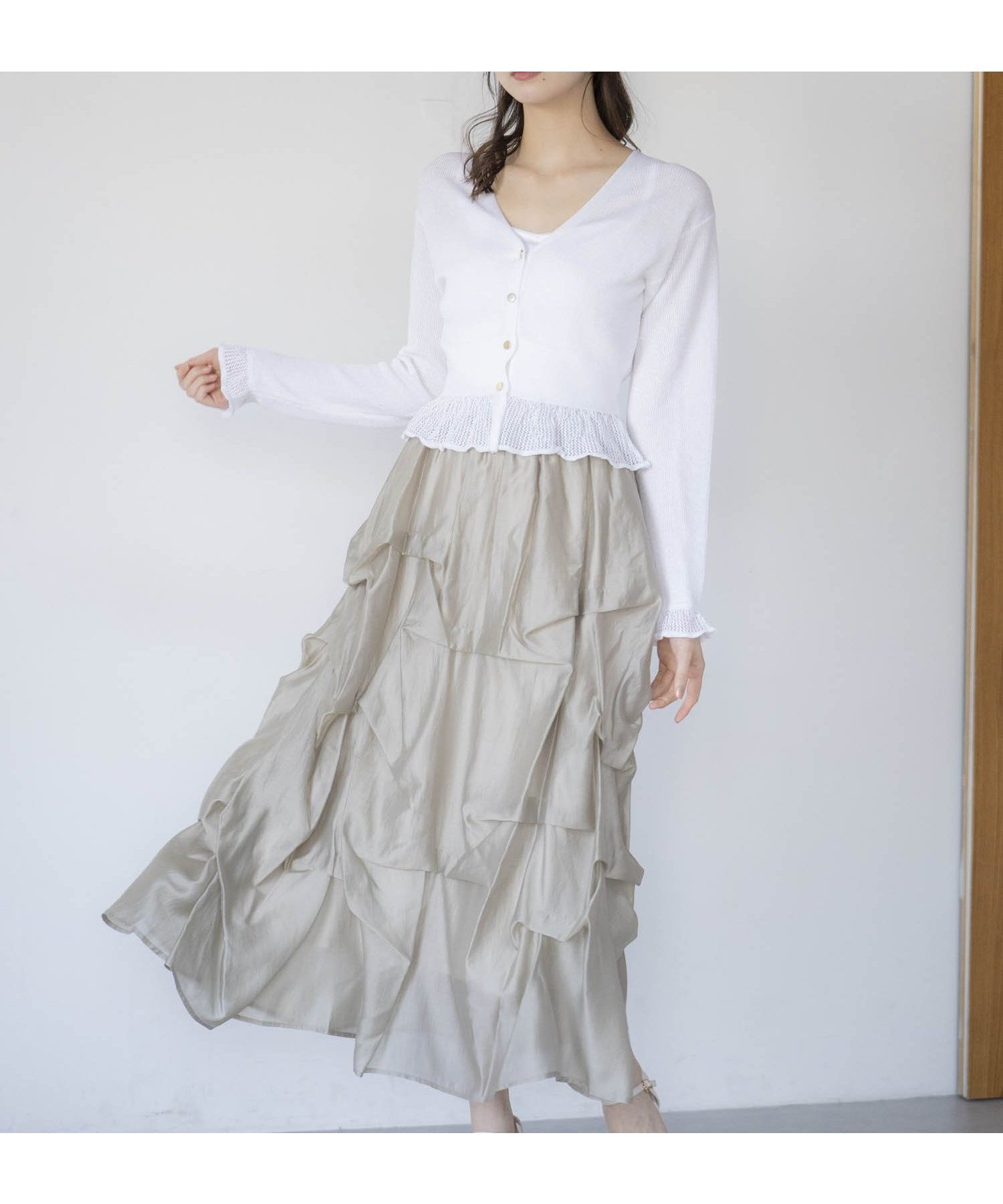 【ノエラ/Noela】のランダムタックシアースカート インテリア・キッズ・メンズ・レディースファッション・服の通販 founy(ファニー) 　ファッション　Fashion　レディースファッション　Fashion for Women　スカート　Skirts　エレガント 上品　Elegant　春　Spring　シアー　Sheer, See-Through　シンプル　Simple, Minimal　ベスト　Vest, Waistcoat　ポケット　Pocket, Pocket Detail　ランダム　Random, Irregular　リラックス　Relax, Relaxed Fit　夏　Summer　ベージュ|ID: prp329100004833352 ipo3291000000035196850