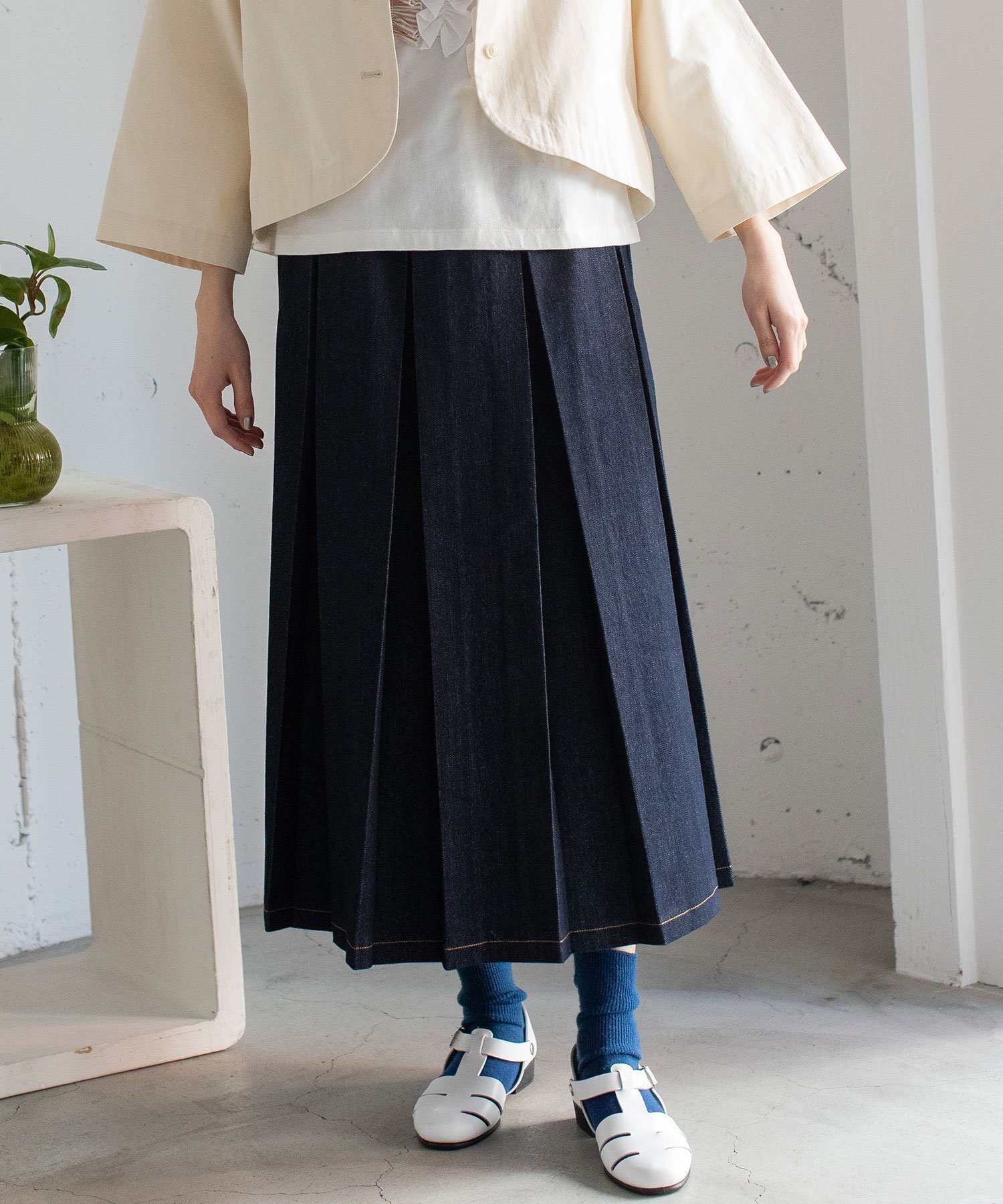 【プードゥドゥ/POU DOU DOU】の2wayボックスタックスカート 人気、トレンドファッション・服の通販 founy(ファニー) ファッション Fashion レディースファッション Fashion for Women スカート Skirts インディゴ Indigo Denim スマート Smart, Elegant セットアップ Set-Up, Coordinated Outfit ダウン Down, Puffer ベスト Vest, Waistcoat ポケット Pocket, Pocket Detail other-1|ID: prp329100004833378 ipo3291000000035197164