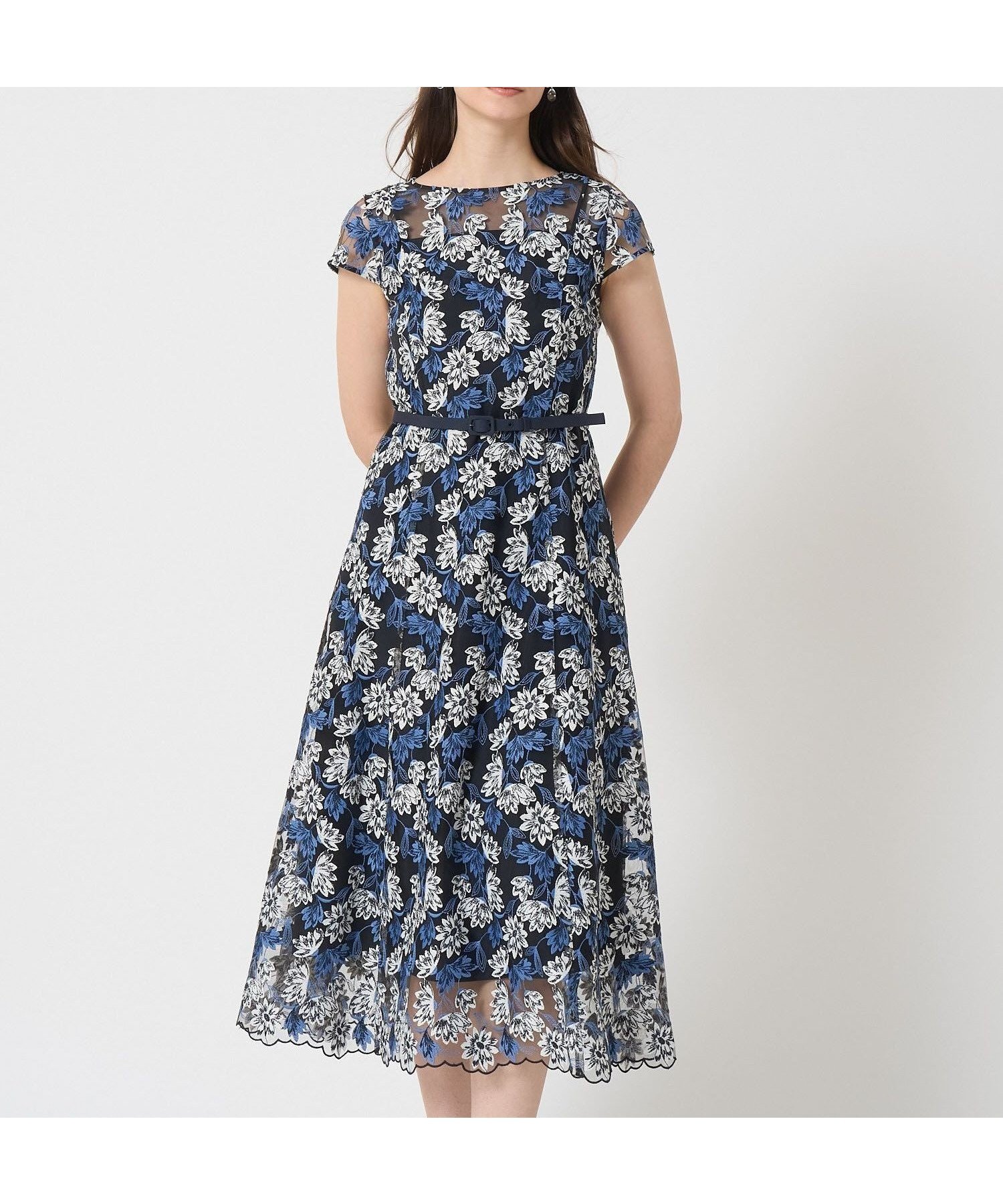 【アナイ/ANAYI】のフラワーチュールボートネックワンピース 人気、トレンドファッション・服の通販 founy(ファニー) 　ファッション　Fashion　レディースファッション　Fashion for Women　ワンピース　Dresses　エレガント 上品　Elegant　シアー　Sheer, See-Through　ショート　Short, Short Length　スマート　Smart, Elegant　スリーブ　Sleeve, Long Sleeve / Short Sleeve　チュール　Tulip, Tulip Motif　デコルテ　Décolleté, Neckline　フラワー　Flower, Floral　フレアースカート　Flared Skirt, A-Line Skirt　ヨーク　Yoke, Yoke Design　再入荷　Restock / Back in Stock　 other-1|ID: prp329100004833418 ipo3291000000035197573