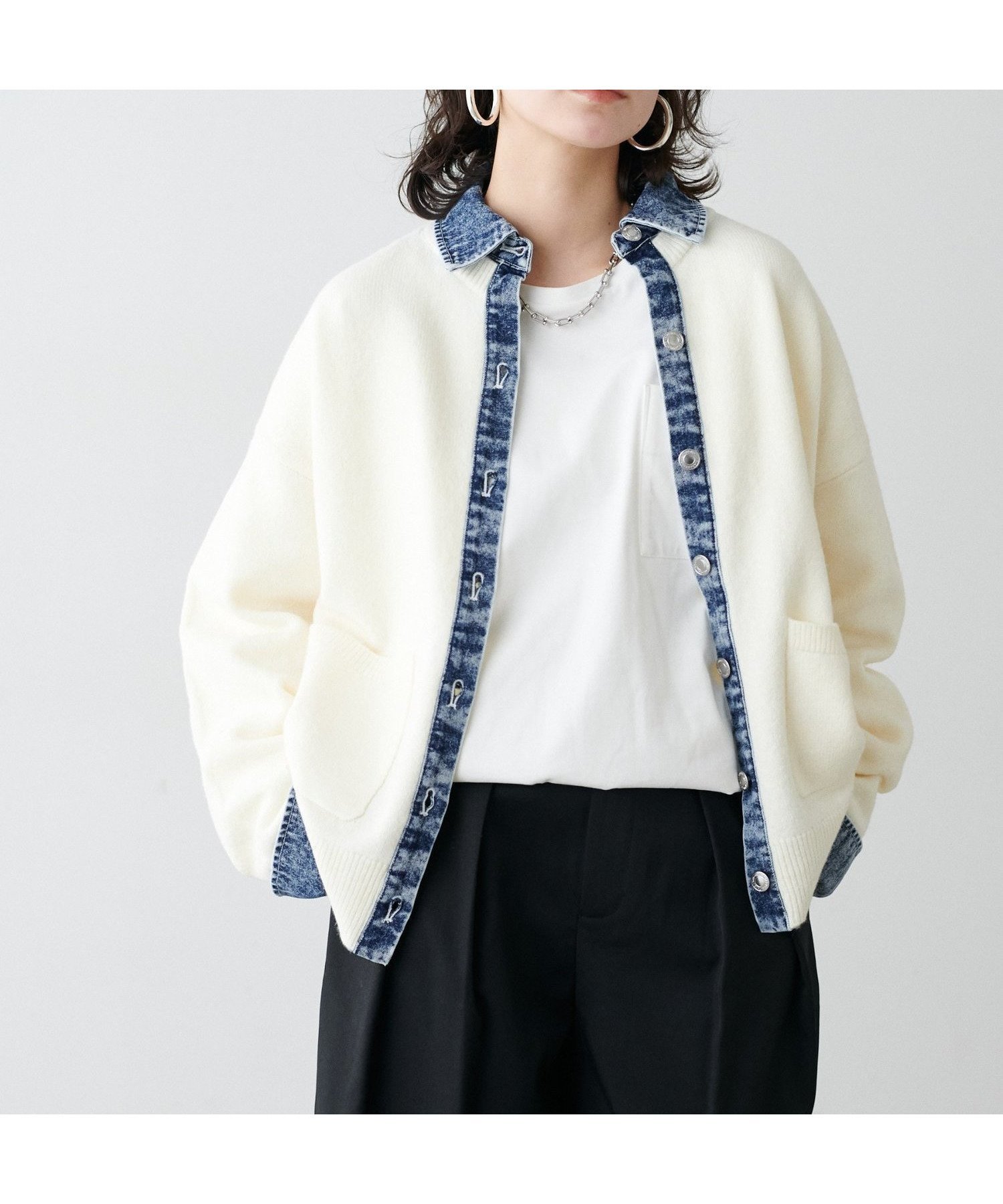 【ラルタ/LARUTA】のニット×デニムコンビネーションカーディガン インテリア・キッズ・メンズ・レディースファッション・服の通販 founy(ファニー) 　ファッション　Fashion　レディースファッション　Fashion for Women　トップス・カットソー　Cut & Sew Tops　ニット　Knit Tops & Sweaters　カーディガン・羽織り　Layered Style Cardigans　インナー　Innerwear　ウォッシュ　Washed Finish　カーディガン　Cardigan, Knitwear　サテン　Satin, Glossy Fabric　シルバー　Silver, Metallic Silver　シンプル　Simple, Minimal　スラックス　Slacks, Dress Pants　デニム　Denim, Jeans Material　ドッキング　Docking, Mixed Material　リラックス　Relax, Relaxed Fit　再入荷　Restock / Back in Stock　おすすめ　Recommended / Our Picks　2026年　2026　オフホワイト|ID: prp329100004833455 ipo3291000000035197821