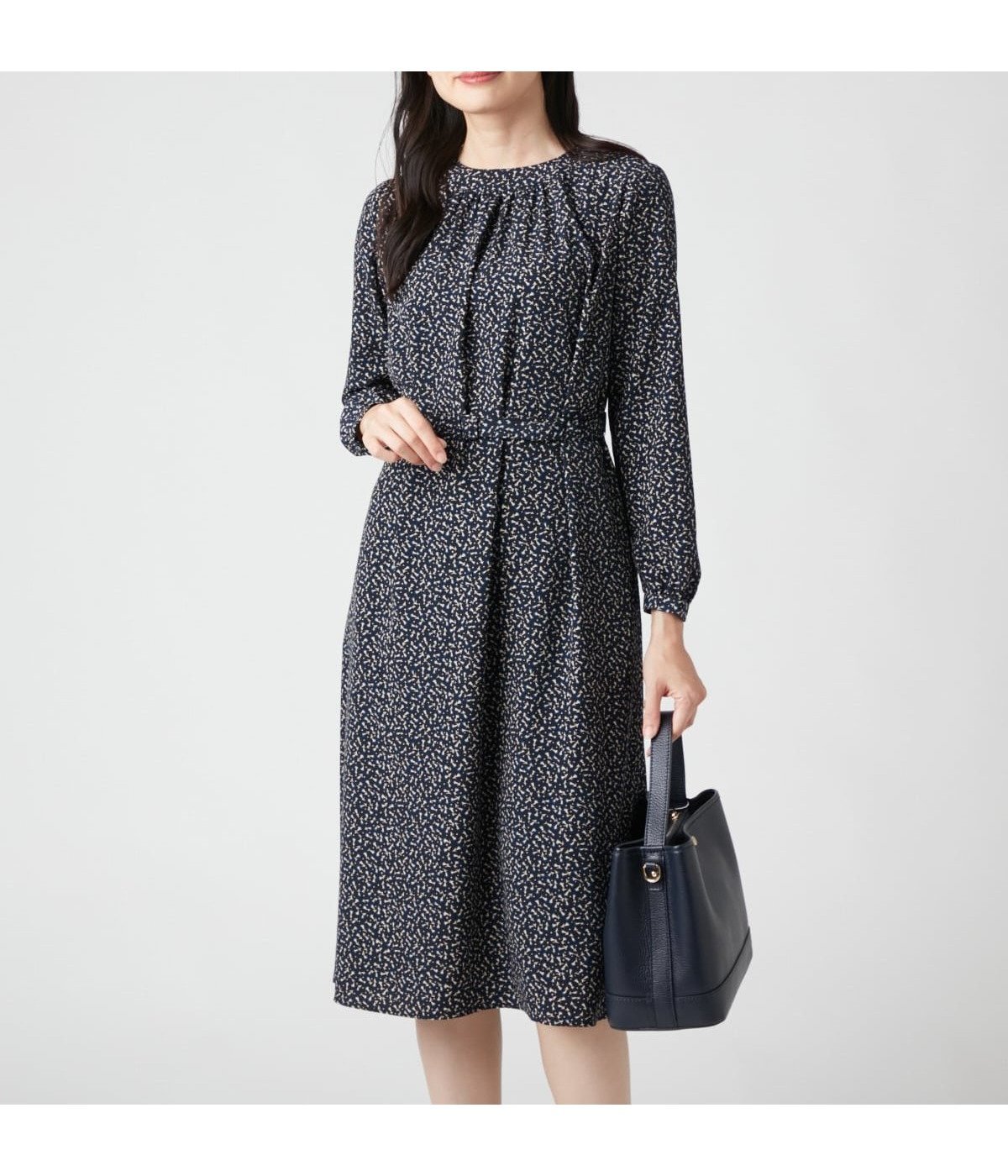 【ニューヨーカー/NEWYORKER】のスモールフラワープリント 共地ベルト付きワンピース インテリア・キッズ・メンズ・レディースファッション・服の通販 founy(ファニー) 　ファッション　Fashion　レディースファッション　Fashion for Women　ワンピース　Dresses　ベルト&ウエストマーク　Belts & Waist Accessories　ギャザー　Gathered, Ruffled　クラシカル　Classical, Vintage-Inspired　切替　Switching, Contrast Panel　長袖　Long Sleeve, Full Sleeve　ペチコート　Petticoat, Underskirt　ポケット　Pocket, Pocket Detail　A/W・秋冬　Autumn/Winter　ネイビー|ID: prp329100004833531 ipo3291000000035198830