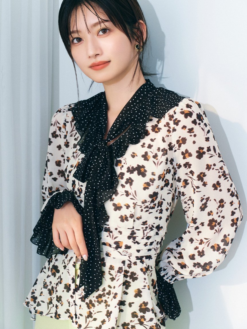 【リリーブラウン/Lily Brown】のバイカラーフラワープリントボウタイブラウス インテリア・キッズ・メンズ・レディースファッション・服の通販 founy(ファニー) 　ファッション　Fashion　レディースファッション　Fashion for Women　トップス・カットソー　Cut & Sew Tops　シャツ・ブラウス・オフィスカジュアル　Elegant Blouses & Button-Ups　花柄・フラワープリント・モチーフ　Floral Prints & Motifs / Flower Pattern Tops　インナーキャミ　Inner Camisole　クラシカル　Classical, Vintage-Inspired　シフォン　Chiffon, Lightweight Fabric　スマート　Smart, Elegant　ドット　Polka Dot, Dot Pattern　ヒョウ　Leopard, Animal Print　フラワー　Flower, Floral　プリント　Print, Printed Pattern　モチーフ　Motif, Design Theme　ラッフル　Ruffle, Frill　エレガント 上品　Elegant　BEG[037]|ID: prp329100004833609 ipo3291000000035200077