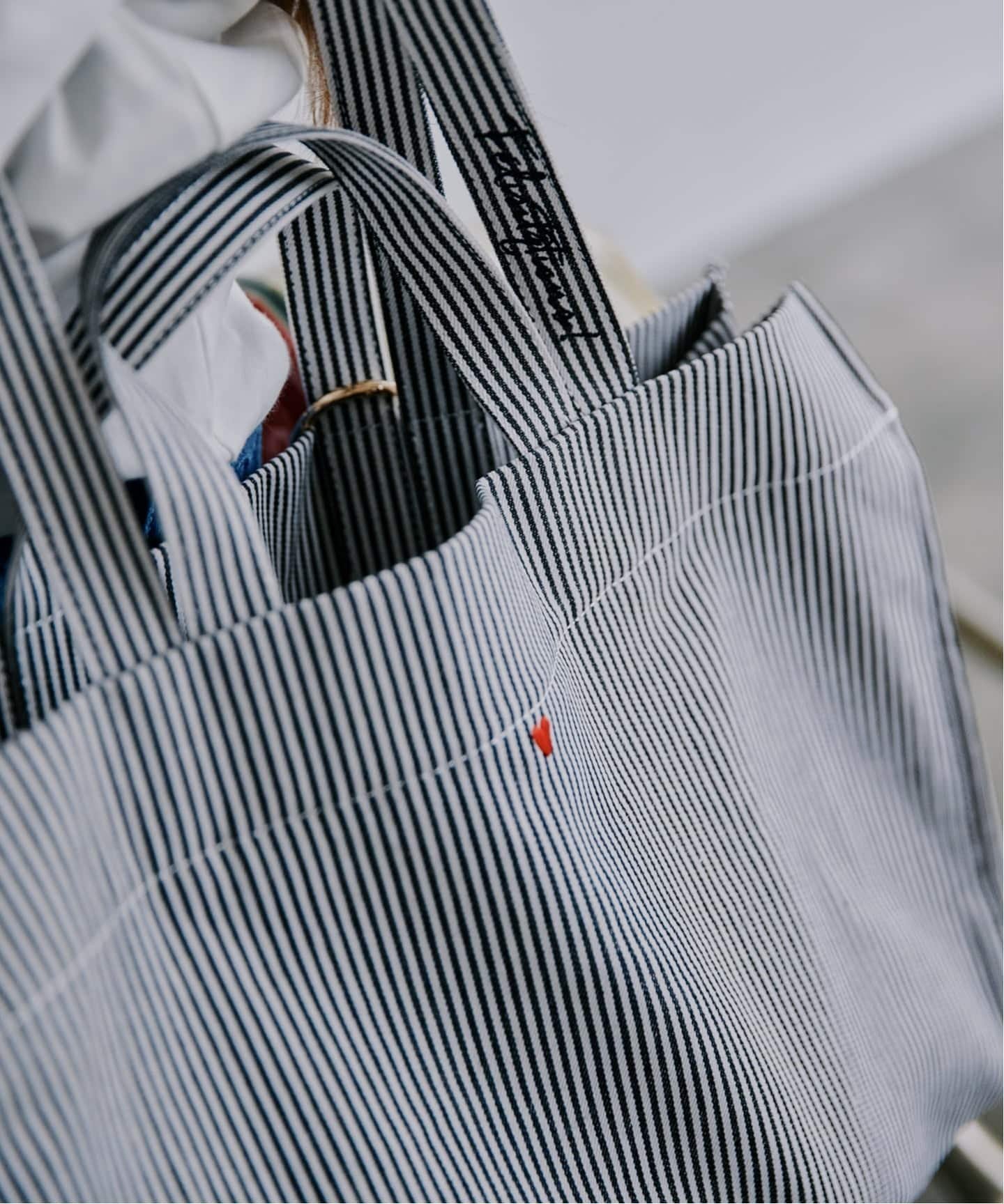 【その他のブランド/Other】のボンジュール2wayトート stripe インテリア・キッズ・メンズ・レディースファッション・服の通販 founy(ファニー) 　ファッション　Fashion　レディースファッション　Fashion for Women　バッグ　Bags　コンパクト　Compact, Small Size　トラベル　Travel, Travel Gear　ドット　Polka Dot, Dot Pattern　ポケット　Pocket, Pocket Detail　ポーチ　Pouch, Small Case　旅行　Travel　ブラック|ID: prp329100004833871 ipo3291000000035204210