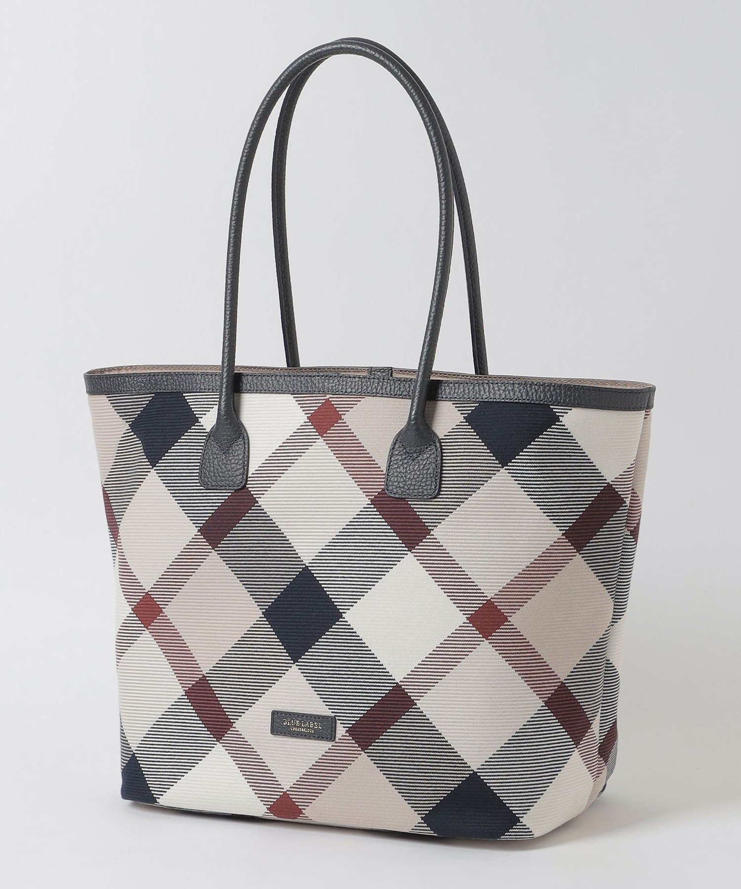 【ブルーレーベル クレストブリッジ/BLUE LABEL CRESTBRIDGE】のクレストブリッジチェックカルゼトートバッグ インテリア・キッズ・メンズ・レディースファッション・服の通販 founy(ファニー) 　ファッション　Fashion　レディースファッション　Fashion for Women　バッグ　Bags　クラシック　Classic, Timeless Style　トリミング　Trimming, Decorative Edge　ビジネス 仕事 通勤　Business / Work / Commuting　ポケット　Pocket, Pocket Detail　ベージュB|ID: prp329100004833876 ipo3291000000035204317