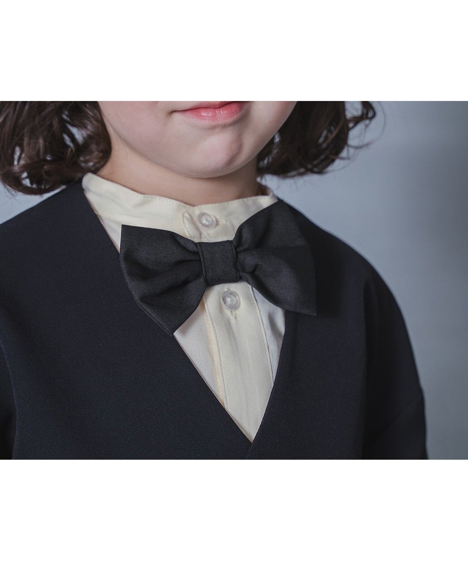 【エフオー オンラインストア/F.O.Online Store / KIDS】の【サイズ追加】蝶ネクタイ付きバンドカラーシャツ フォーマル対応 インテリア・キッズ・メンズ・レディースファッション・服の通販 founy(ファニー) 　ファッション　Fashion　キッズファッション　Fashion for Kids　カットソー　Cut and Sewn Top　セレモニー　Ceremony　フォーマル　Formal, Dressy　入学式　Entrance Ceremony　卒業式　Graduation Ceremony　結婚式　Wedding　オフホワイト|ID: prp329100004833879 ipo3291000000035204334