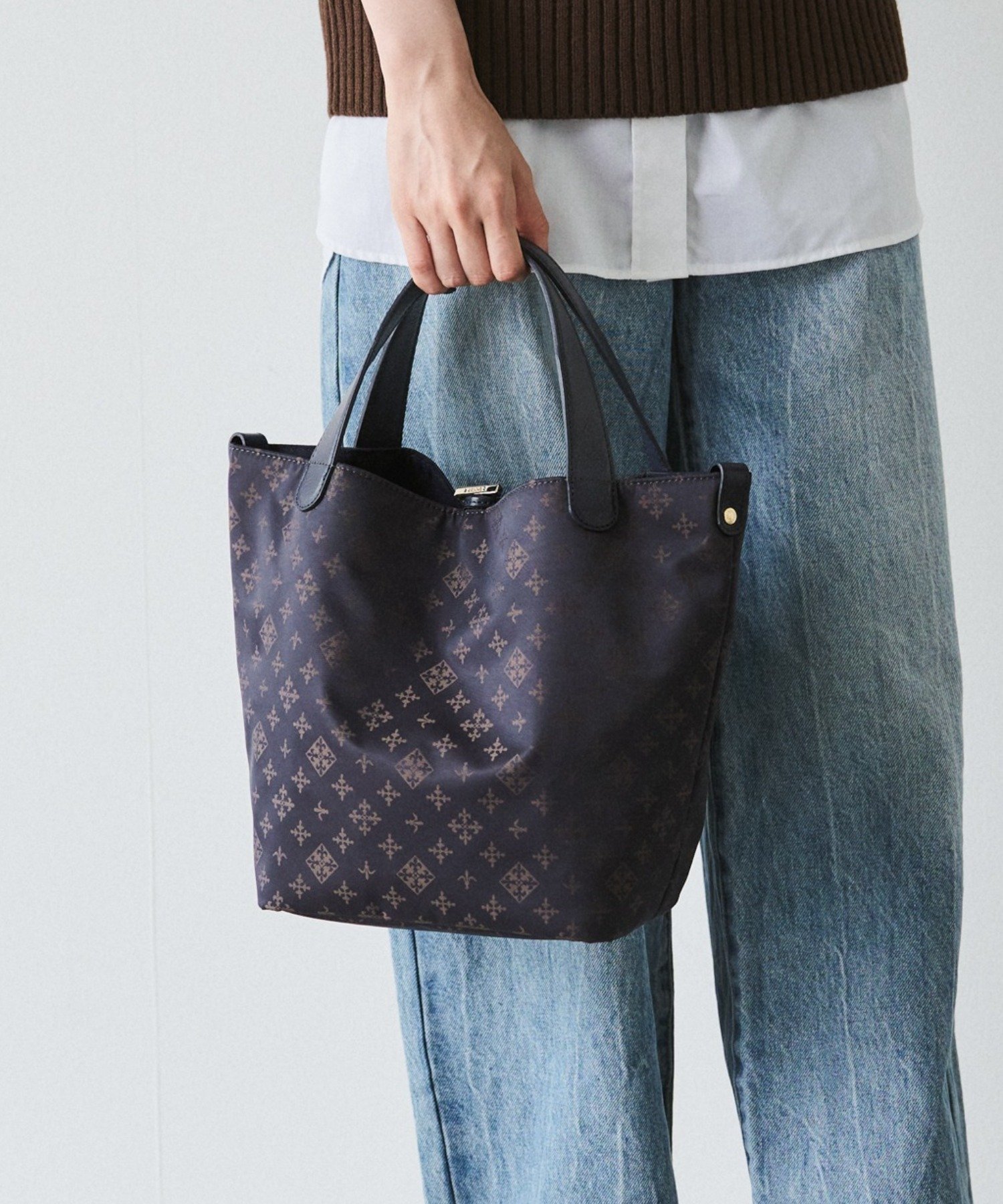 【ラシット/russet】のナイロンジャガード2WAYミニトートバッグ インテリア・キッズ・メンズ・レディースファッション・服の通販 founy(ファニー) 　ファッション　Fashion　レディースファッション　Fashion for Women　バッグ　Bags　ウォッシュ　Washed Finish　デニム　Denim, Jeans Material　なめらか　Smooth, Silky Texture　パープル　Purple, Violet　フィット　Fit, Slim Fit　フォルム　Silhouette, Form　プリント　Print, Printed Pattern　プレート　Plate, Dish　ポケット　Pocket, Pocket Detail　日本製　Made In Japan　エレガント 上品　Elegant　ビジネス 仕事 通勤　Business / Work / Commuting　ブラウン|ID: prp329100004833899 ipo3291000000035204636