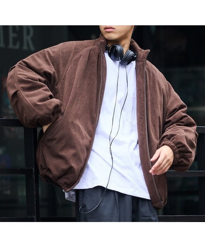 【フリークスストア/FREAK'S STORE】のリラックスフィット コーデュロイ 中綿スタンドブルゾン 【限定展開】 25AW インテリア・キッズ・メンズ・レディースファッション・服の通販 founy(ファニー) 　ファッション　Fashion　メンズファッション　Fashion for Men　インナー　Innerwear　コーデュロイ　Corduroy, Cord Fabric　シンプル　Simple, Minimal　スウェット / スエット　Sweatshirt, Sweatwear　スタンド　Stand Collar, Upright Stand　チェック　Check, Plaid, Tartan　デニム　Denim, Jeans Material　ドローコード　Drawcord, Drawstring Cord　定番　Standard, Basic Item　パーカー　Hoodie, Parka　ビッグ　Big, Oversized　フィット　Fit, Slim Fit　ブルゾン　Blouson, Bomber Jacket　ボトム　Bottoms, Lower Wear　リラックス　Relax, Relaxed Fit　ワイド　Wide, Wide Fit　A/W・秋冬　Autumn/Winter　冬　Winter / This Winter　おすすめ　Recommended / Our Picks　2025年　2025　2025-2026秋冬・A/W　Autumn/Winter 2025–26 AW25–26　ブラウン|ID: prp329100004833913 ipo3291000000035204845