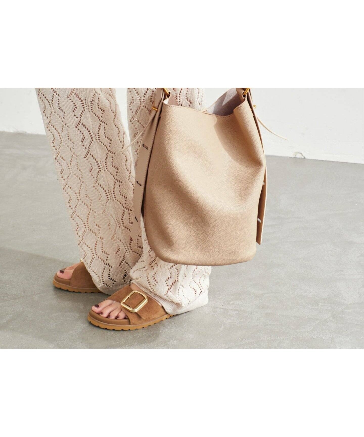 【ル タロン/Le Talon】の《追加 》LETALON コンビワンハンドルバッグ インテリア・キッズ・メンズ・レディースファッション・服の通販 founy(ファニー) 　ファッション　Fashion　レディースファッション　Fashion for Women　バッグ　Bags　スマート　Smart, Elegant　ビジネス 仕事 通勤　Business / Work / Commuting　ラップ　Wrap, Wrap Design　財布　Wallet, Purse　ベージュ|ID: prp329100004833933 ipo3291000000035205226