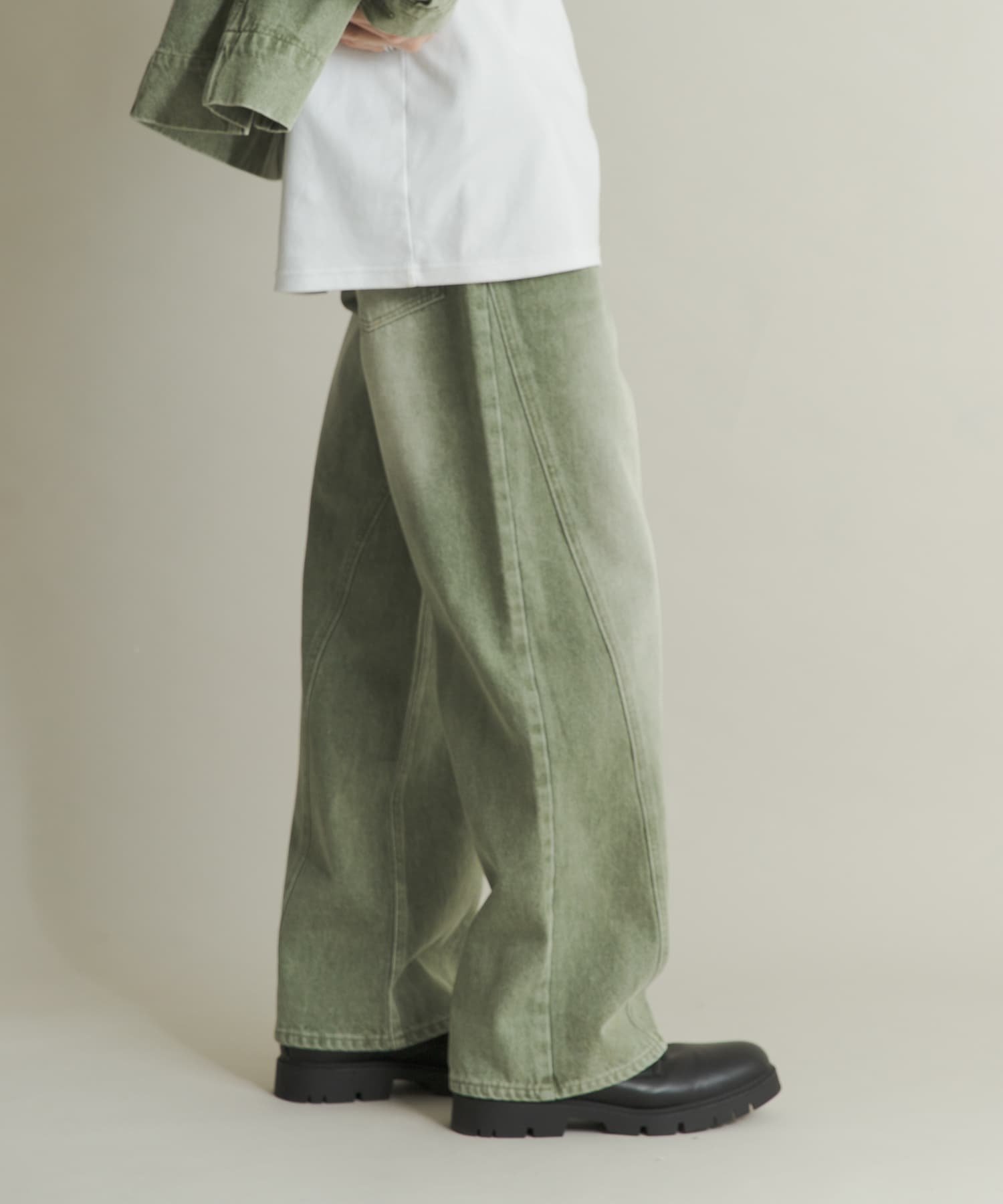 【センスオブプレイス/SENSE OF PLACE by URBAN RESEARCH / MEN】のツイストデニムワイドパンツ インテリア・キッズ・メンズ・レディースファッション・服の通販 founy(ファニー) 　ファッション　Fashion　メンズファッション　Fashion for Men　ボトムス　Bottoms　2025年　2025　2025-2026秋冬・A/W　Autumn/Winter 2025–26 AW25–26　冬　Winter / This Winter　おすすめ　Recommended / Our Picks　シンプル　Simple, Minimal　スウェット / スエット　Sweatshirt, Sweatwear　ストレート　Straight, Straight Cut　セットアップ　Set-Up, Coordinated Outfit　デニム　Denim, Jeans Material　フロント　Front, Front Design　ブルゾン　Blouson, Bomber Jacket　ルーズ　Loose, Oversized　ロング　Long, Long-Length　ヴィンテージ　Vintage Style　エレガント 上品　Elegant　A/W・秋冬　Autumn/Winter　GREEN|ID: prp329100004833965 ipo3291000000035205742