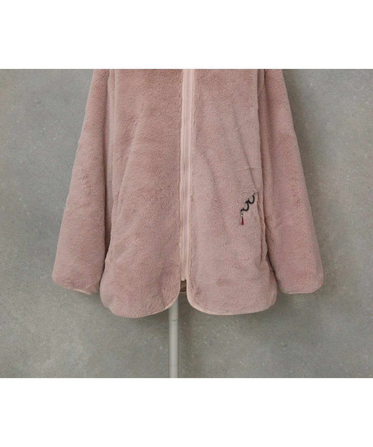 【スタジオピッコーネ/STUDIO PICONE】の【オンラインストア・店舗限定商品】フェイクファーブルゾン インテリア・キッズ・メンズ・レディースファッション・服の通販 founy(ファニー) 　ファッション　Fashion　レディースファッション　Fashion for Women　アウター　Coat / Outerwear Collection　ブルゾンジャケット・スポーティアウター　Blouson Jackets　なめらか　Smooth, Silky Texture　パイピング　Piping, Trim Design　フェイクファー　Faux Fur, Imitation Fur　フロント　Front, Front Design　ポケット　Pocket, Pocket Detail　人気　Popular, Best Seller　ピンク|ID: prp329100004833982 ipo3291000000035206092