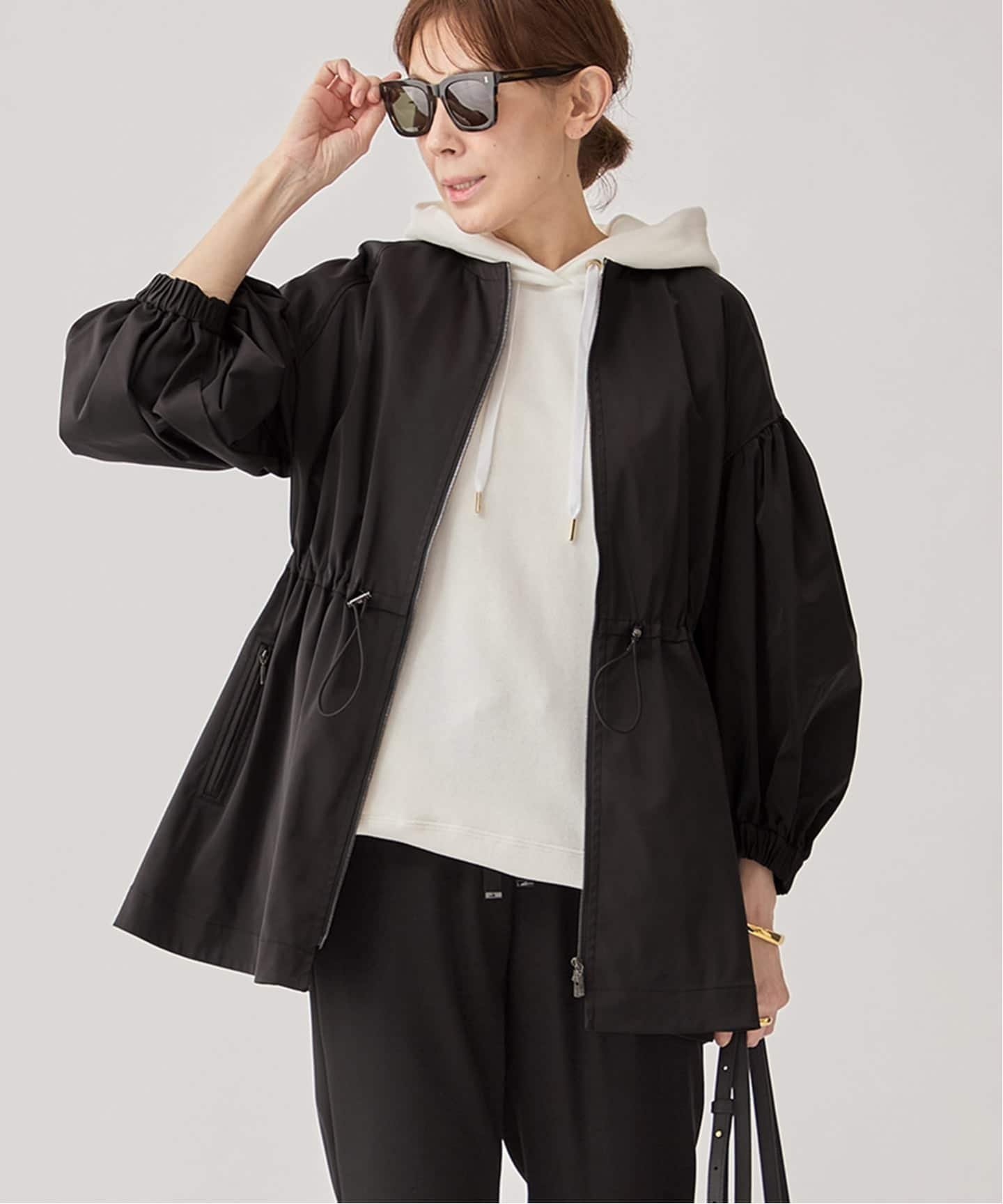 【ヴェルメイユ パー イエナ/VERMEIL par iena】の《追加》ノーカラーギャザーZIPブルゾン インテリア・キッズ・メンズ・レディースファッション・服の通販 founy(ファニー) 　ファッション　Fashion　レディースファッション　Fashion for Women　アウター　Coat / Outerwear Collection　ブルゾンジャケット・スポーティアウター　Blouson Jackets　2025年　2025　2025-2026秋冬・A/W　Autumn/Winter 2025–26 AW25–26　ギャザー　Gathered, Ruffled　シンプル　Simple, Minimal　ドローコード　Drawcord, Drawstring Cord　フレア　Flare, Flared　ブルゾン　Blouson, Bomber Jacket　ミリタリー　Military, Army Style　モノトーン　Monotone, Black and White　人気　Popular, Best Seller　ブラック|ID: prp329100004834062 ipo3291000000035207240