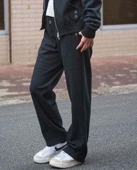 【イーブス/YEVS】の裏起毛アイレットデザインパンツ【セットアップ対応】 人気、トレンドファッション・服の通販 founy(ファニー) ファッション Fashion レディースファッション Fashion for Women セットアップ Matching Sets レディースパンツ・ボトムス Pants & Trousers / Bottoms アイレット Eyelet Lace クール Cool, Chic ショート Short, Short Length シンプル Simple, Minimal スウェット / スエット Sweatshirt, Sweatwear ストレート Straight, Straight Cut スニーカー Sneakers, Trainers セットアップ Set-Up, Coordinated Outfit トレンド Trend, Trending Now ハーフ Half, Half-Length パーカー Hoodie, Parka ブルゾン Blouson, Bomber Jacket ミックス Mix, Mixed Style ロング Long, Long-Length 冬 Winter / This Winter |ID:prp329100004834065