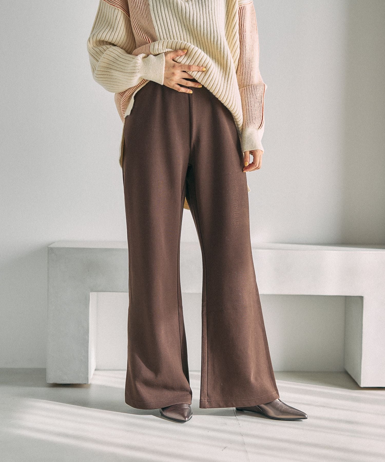 【レプシィム ローリーズファーム/LEPSIM LOWRYS FARM】のライトスウェットフレアパンツ 人気、トレンドファッション・服の通販 founy(ファニー) 　ファッション　Fashion　レディースファッション　Fashion for Women　パンツ　Pants & Trousers　おすすめ　Recommended / Our Picks　シューズ　Shoes, Footwear　スニーカー　Sneakers, Trainers　チュニック　Tunic, Long Top　パジャマ　Pajamas, Sleepwear　フレア　Flare, Flared　 other-1|ID: prp329100004834074 ipo3291000000035207398