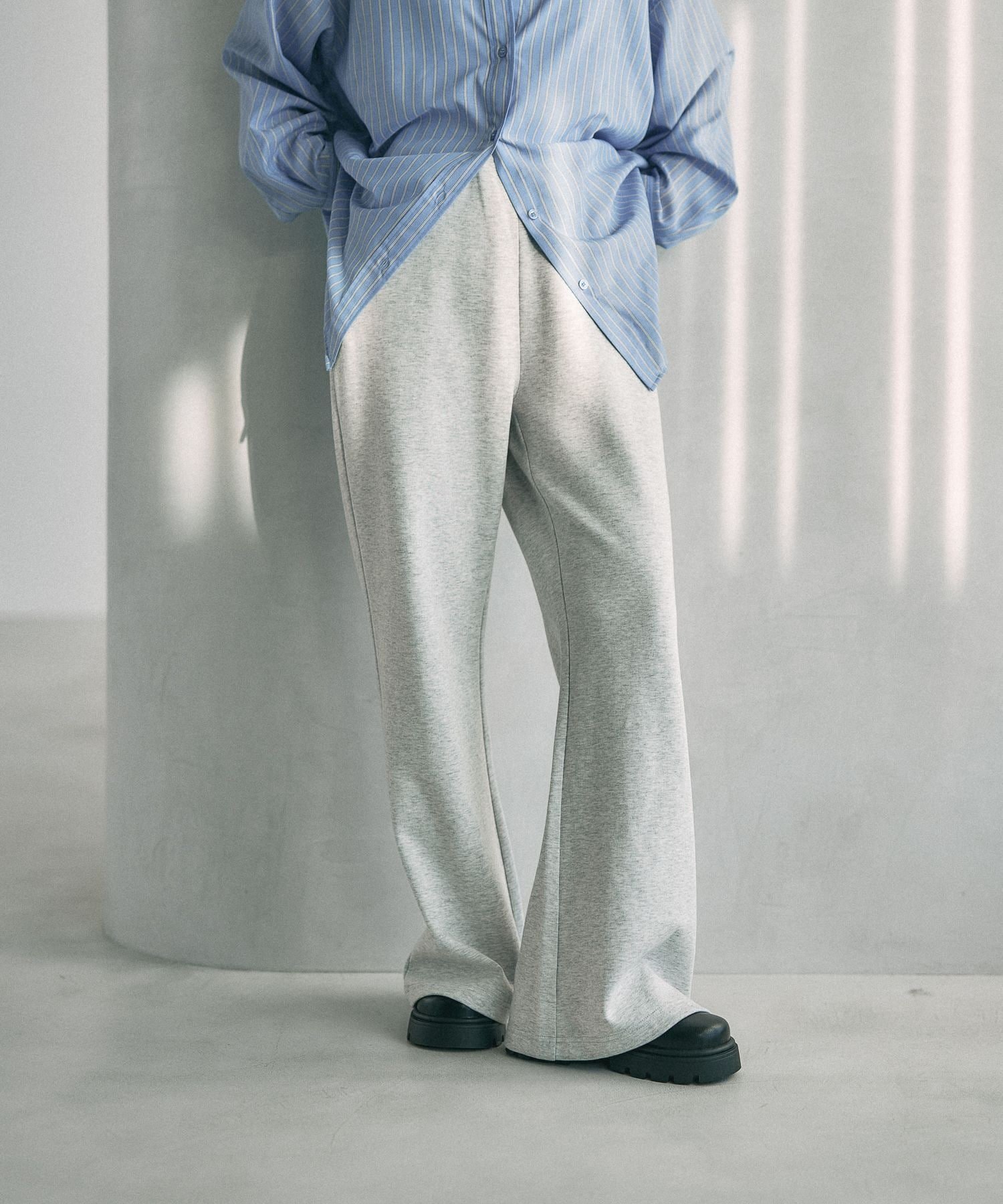 【レプシィム ローリーズファーム/LEPSIM LOWRYS FARM】のライトスウェットフレアパンツ インテリア・キッズ・メンズ・レディースファッション・服の通販 founy(ファニー) 　ファッション　Fashion　レディースファッション　Fashion for Women　パンツ　Pants & Trousers　おすすめ　Recommended / Our Picks　シューズ　Shoes, Footwear　スニーカー　Sneakers, Trainers　チュニック　Tunic, Long Top　パジャマ　Pajamas, Sleepwear　フレア　Flare, Flared　トップグレー15|ID: prp329100004834074 ipo3291000000035207404