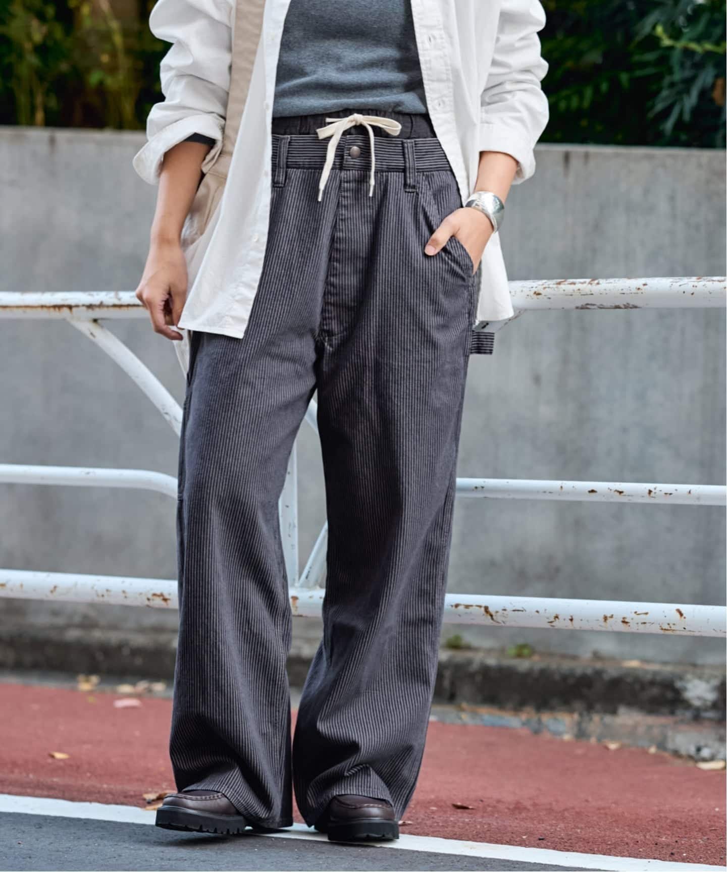 【フレームワーク/FRAMeWORK】のPAYDAY/ペイデイ 別注レイヤードヒッコリーパンツ インテリア・キッズ・メンズ・レディースファッション・服の通販 founy(ファニー) 　ファッション　Fashion　レディースファッション　Fashion for Women　パンツ　Pants & Trousers　シンプル　Simple, Minimal　ジャケット　Jacket, Outerwear　スタンダード　Standard, Basic　定番　Standard, Basic Item　別注　Limited Edition, Custom Order　ループ　Loop, Loop Knit　ワーク　Workwear, Utility Style　ブラック D|ID: prp329100004834078 ipo3291000000035207459