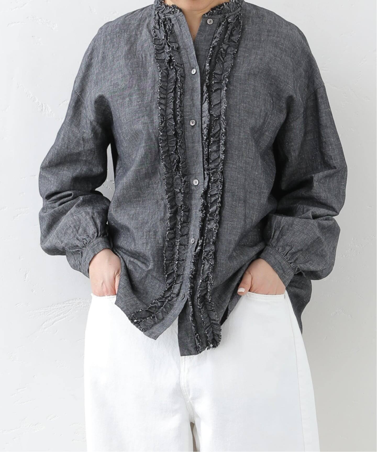 【ジャーナルスタンダード ラックス/journal standard luxe】の《追加 》CLシャンブレー フリルブラウス インテリア・キッズ・メンズ・レディースファッション・服の通販 founy(ファニー) 　ファッション　Fashion　レディースファッション　Fashion for Women　トップス・カットソー　Cut & Sew Tops　シャツ・ブラウス・オフィスカジュアル　Elegant Blouses & Button-Ups　2025年　2025　2025-2026秋冬・A/W　Autumn/Winter 2025–26 AW25–26　ギャザー　Gathered, Ruffled　シャンブレー　Chambray, Denim-Like Fabric　スマート　Smart, Elegant　フリル　Frill, Ruffle　リネン　Linen, Linen Fabric　ブラック|ID: prp329100004834122 ipo3291000000035207965