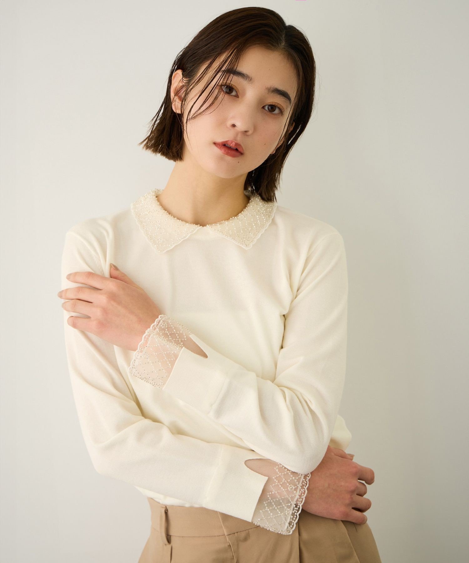 【ロペ/ROPE'】のビジューレース襟ニットプルオーバー/イージーケア 人気、トレンドファッション・服の通販 founy(ファニー) 　ファッション　Fashion　レディースファッション　Fashion for Women　トップス・カットソー　Cut & Sew Tops　ニット　Knit Tops & Sweaters　カジュアルプルオーバー・ニットトップス　Pullovers & Knit Tops / Casual Pullovers　カフス　Cuff Design　デスク　Desk, Work Desk　ビジュー　Bijou, Jewel-like Accent　フェミニン　Feminine, Girly　ポケット　Pocket, Pocket Detail　ワーク　Workwear, Utility Style　おすすめ　Recommended / Our Picks　エレガント 上品　Elegant　 other-1|ID: prp329100004834178 ipo3291000000035208874