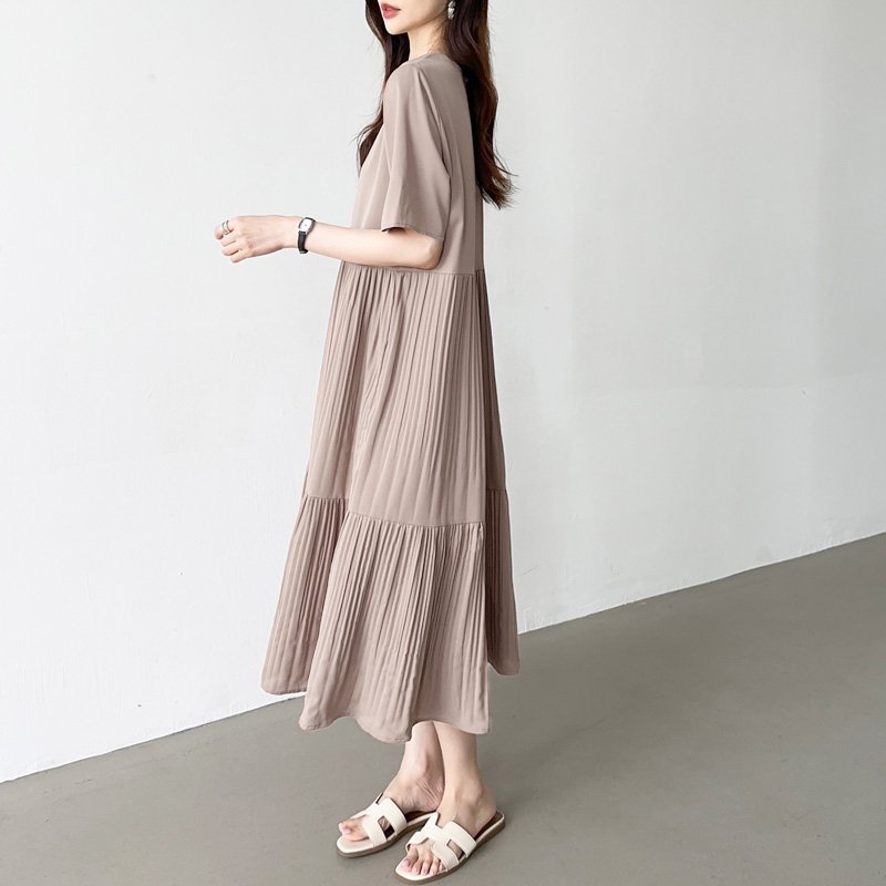 【ココモモ/COCOMOMO】のフレアワンピース ロング丈 半袖 ギャザーワンピース 夏 レディース クルーネック インテリア・キッズ・メンズ・レディースファッション・服の通販 founy(ファニー) 　ファッション　Fashion　レディースファッション　Fashion for Women　ワンピース　Dresses　おすすめ　Recommended / Our Picks　インナー　Innerwear　ギャザー　Gathered, Ruffled　シャーリング　Shirring, Ruched　フレア　Flare, Flared　ペチコート　Petticoat, Underskirt　ロング　Long, Long-Length　半袖　Short Sleeve, Half Sleeve　夏　Summer　ベージュ|ID: prp329100004834186 ipo3291000000035209070