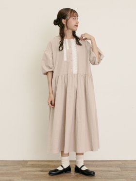 【サマンサモスモス/Samansa Mos2】の【WEB限定】胸元レースワンピース 人気、トレンドファッション・服の通販 founy(ファニー) ファッション Fashion レディースファッション Fashion for Women ワンピース Dresses スリーブ Sleeve, Long Sleeve / Short Sleeve フレア Flare, Flared レース Lace, Lace Fabric |ID:prp329100004834187