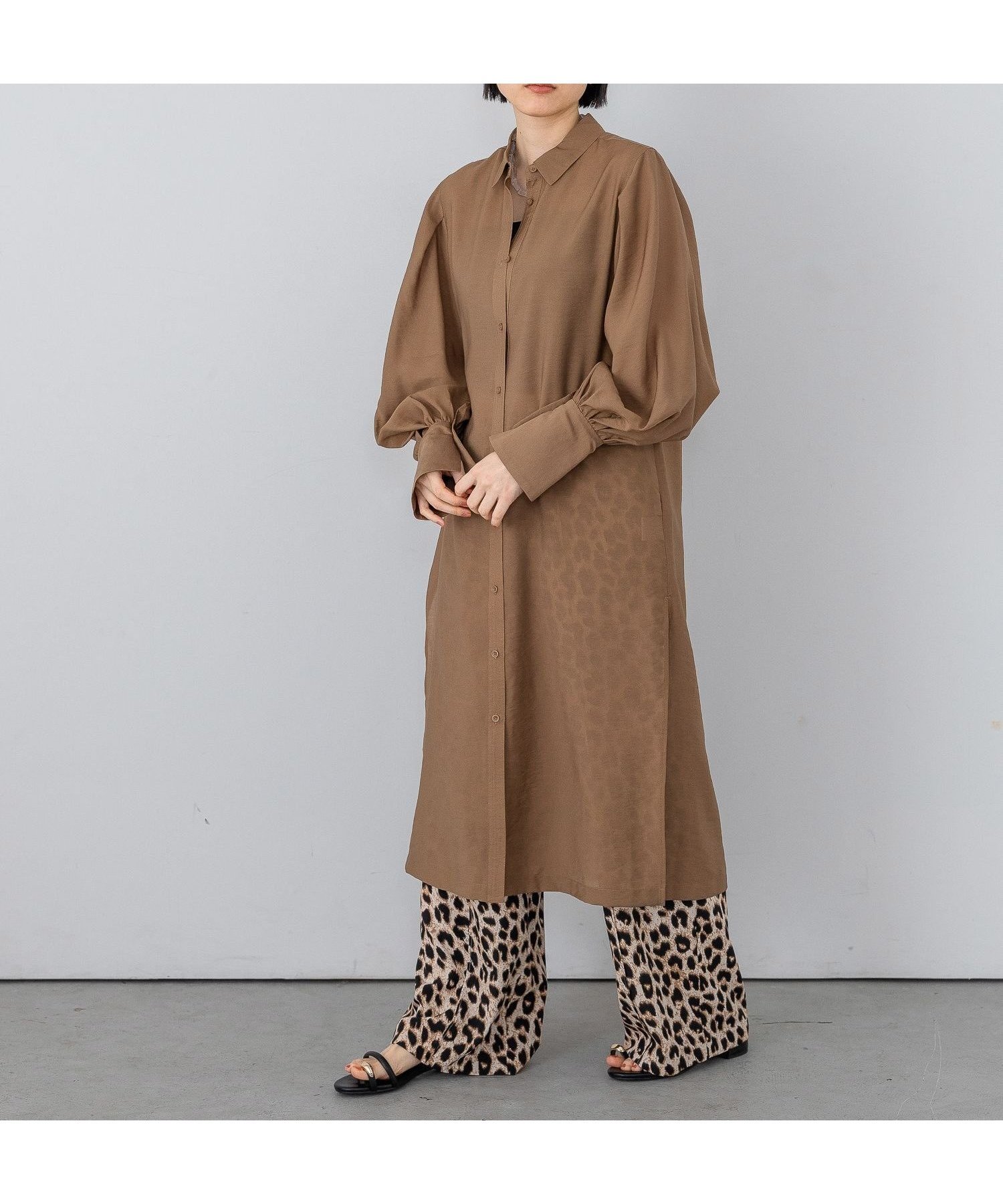 【アパートバイローリーズ/apart by lowrys】のシアーシャツワンピース 人気、トレンドファッション・服の通販 founy(ファニー) 　ファッション　Fashion　レディースファッション　Fashion for Women　ワンピース　Dresses　シャツワンピース / 1枚で着映えコーデ　Shirt Dresses　カフス　Cuff Design　ギャザー　Gathered, Ruffled　シアー　Sheer, See-Through　シンプル　Simple, Minimal　スリット　Slit, Slit Detail　デニム　Denim, Jeans Material　人気　Popular, Best Seller　バランス　Balance, Style Balance　ボトム　Bottoms, Lower Wear　夏　Summer　 other-1|ID: prp329100004834192 ipo3291000000035209237