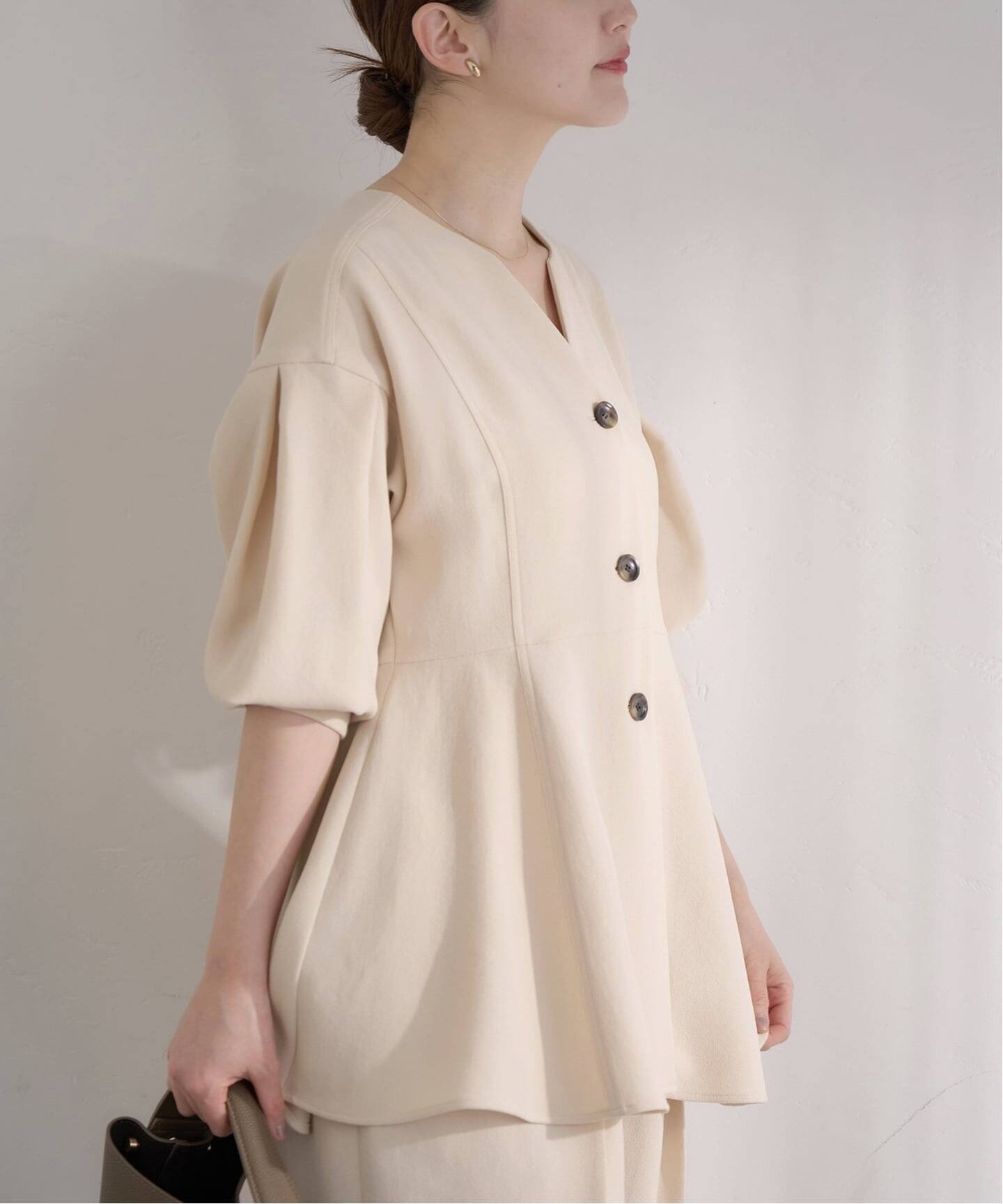 【イエナ/IENA】のNAVY ジョーゼットペプラムブラウス インテリア・キッズ・メンズ・レディースファッション・服の通販 founy(ファニー) 　ファッション　Fashion　レディースファッション　Fashion for Women　トップス・カットソー　Cut & Sew Tops　シャツ・ブラウス・オフィスカジュアル　Elegant Blouses & Button-Ups　コレクション　Collection, Seasonal Line　ジャケット　Jacket, Outerwear　ジョーゼット　Georgette, Semi-Sheer Fabric　セットアップ　Set-Up, Coordinated Outfit　バランス　Balance, Style Balance　フォルム　Silhouette, Form　ベーシック　Basic, Essential　ペプラム　Peplum, Flared Hem　セレモニー　Ceremony　2026年　2026　ベージュ|ID: prp329100004834194 ipo3291000000035209263