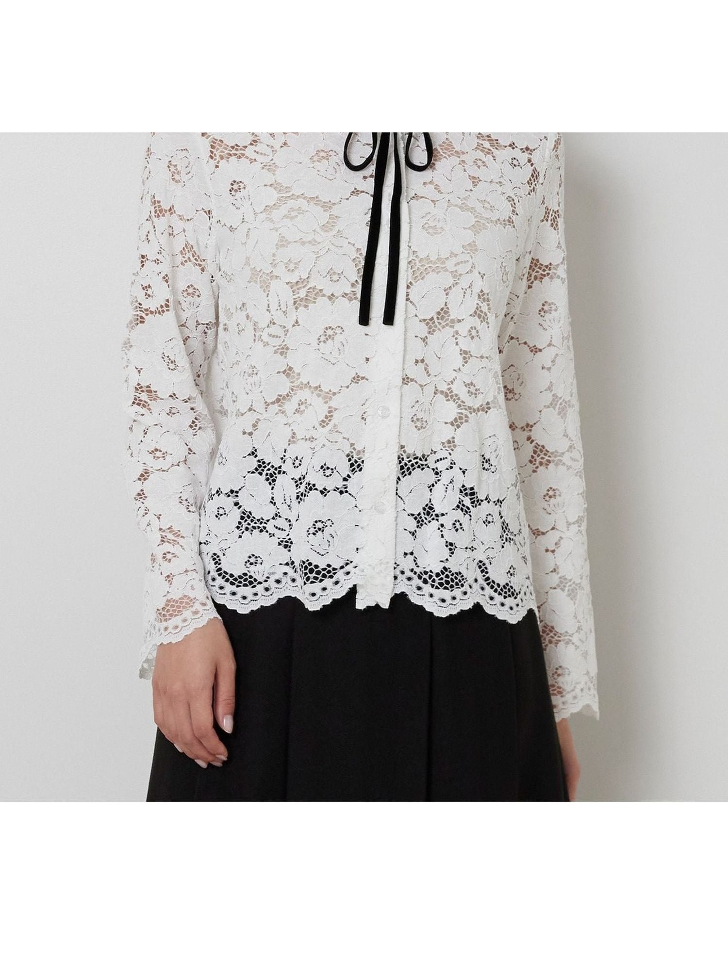 【ナラ カミーチェ/NARACAMICIE】のリボン付きレース長袖ブラウス インテリア・キッズ・メンズ・レディースファッション・服の通販 founy(ファニー) 　ファッション　Fashion　レディースファッション　Fashion for Women　トップス・カットソー　Cut & Sew Tops　シャツ・ブラウス・オフィスカジュアル　Elegant Blouses & Button-Ups　インナー　Innerwear　ストレッチ　Stretch, Stretchy Fabric　リボン　Ribbon, Bow　レギュラー　Regular, Standard Fit　レース　Lace, Lace Fabric　エレガント 上品　Elegant　長袖　Long Sleeve, Full Sleeve　ホワイト|ID: prp329100004834196 ipo3291000000035209333