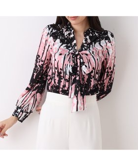 【ピンキーアンドダイアン/Pinky&Dianne】のインクフォレストプリントリボンブラウス 人気、トレンドファッション・服の通販 founy(ファニー) ファッション Fashion レディースファッション Fashion for Women トップス・カットソー Cut & Sew Tops シャツ・ブラウス・オフィスカジュアル Elegant Blouses & Button-Ups クラシック Classic, Timeless Style サテン Satin, Glossy Fabric スタンダード Standard, Basic スタンド Stand Collar, Upright Stand ストレッチ Stretch, Stretchy Fabric センター Center, Center Line バランス Balance, Style Balance プリント Print, Printed Pattern リボン Ribbon, Bow エレガント 上品 Elegant |ID:prp329100004834241